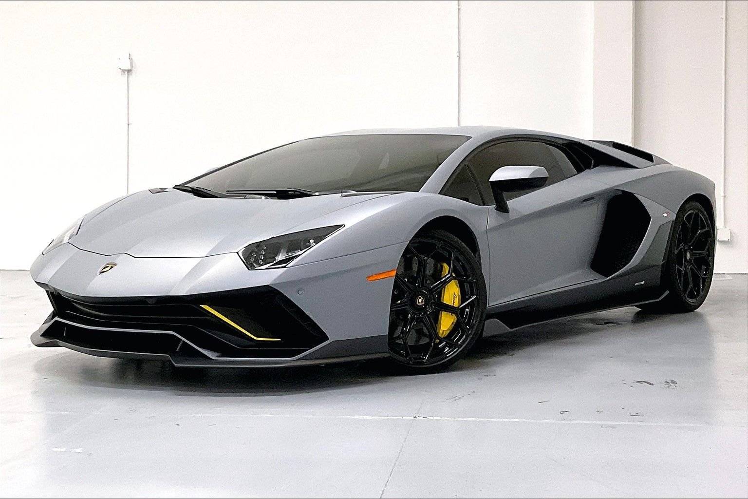 used 2022 Lamborghini Aventador Ultimae car, priced at $669,991