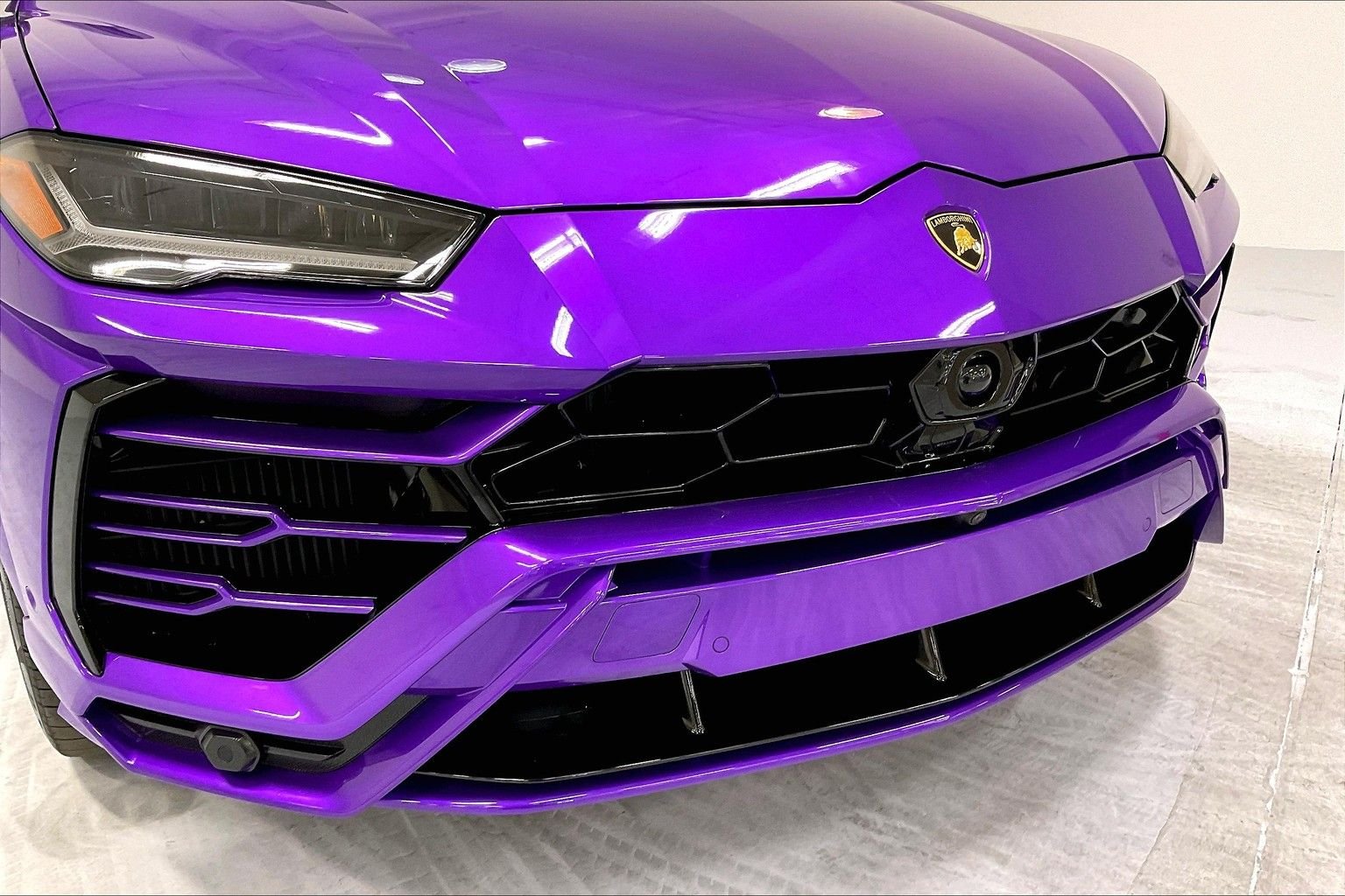 used 2022 Lamborghini Urus car, priced at $229,991