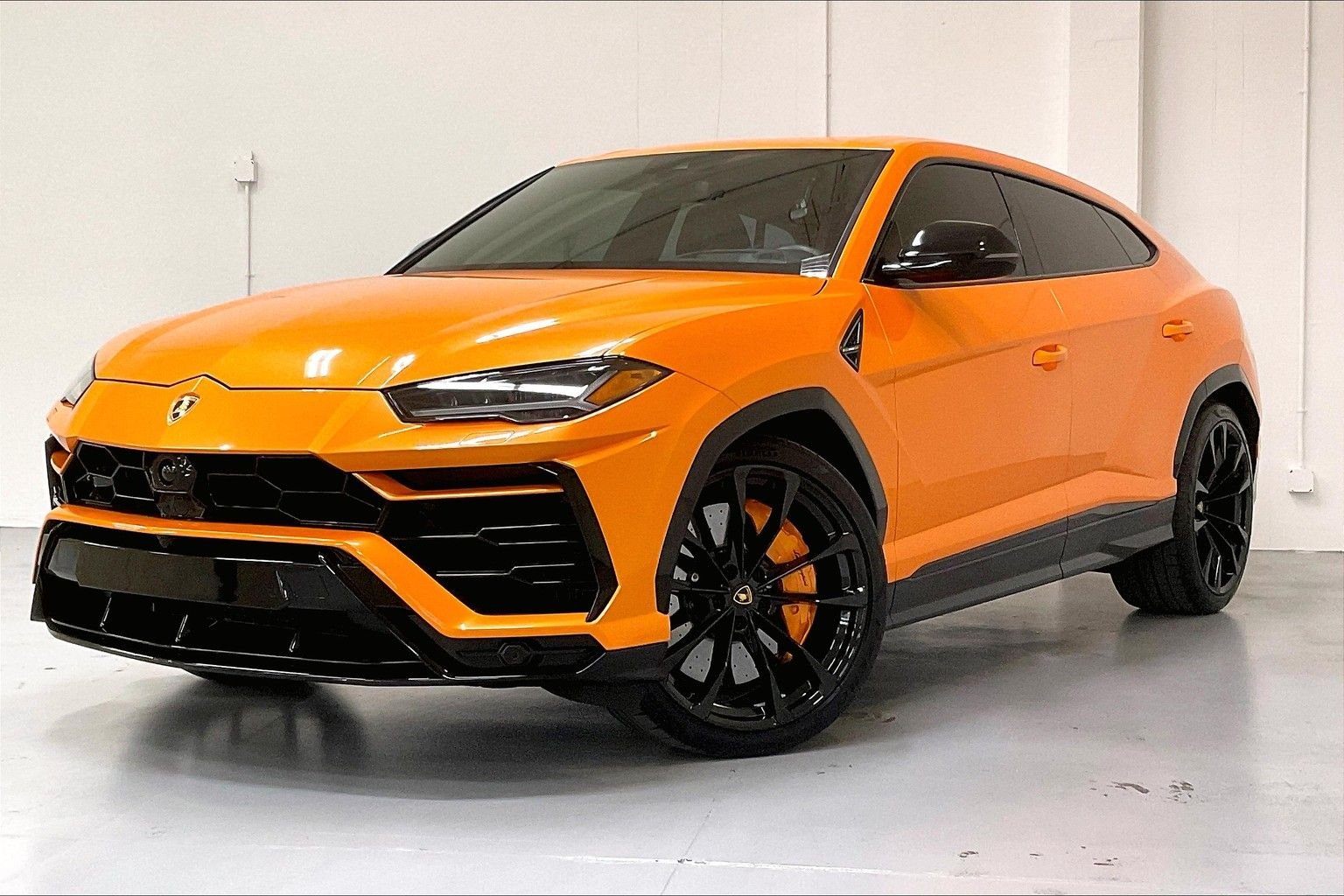 used 2022 Lamborghini Urus car, priced at $224,991