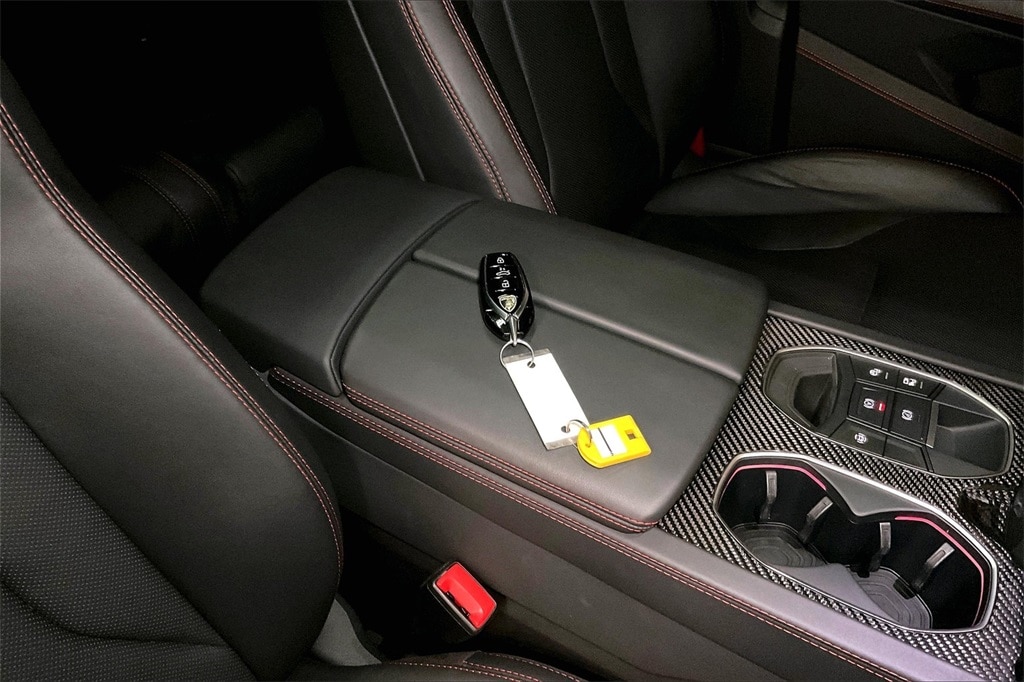 used 2023 Lamborghini Urus car, priced at $254,991