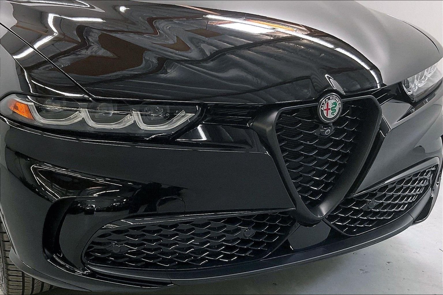 new 2024 Alfa Romeo Tonale Veloce car, priced at $55,290