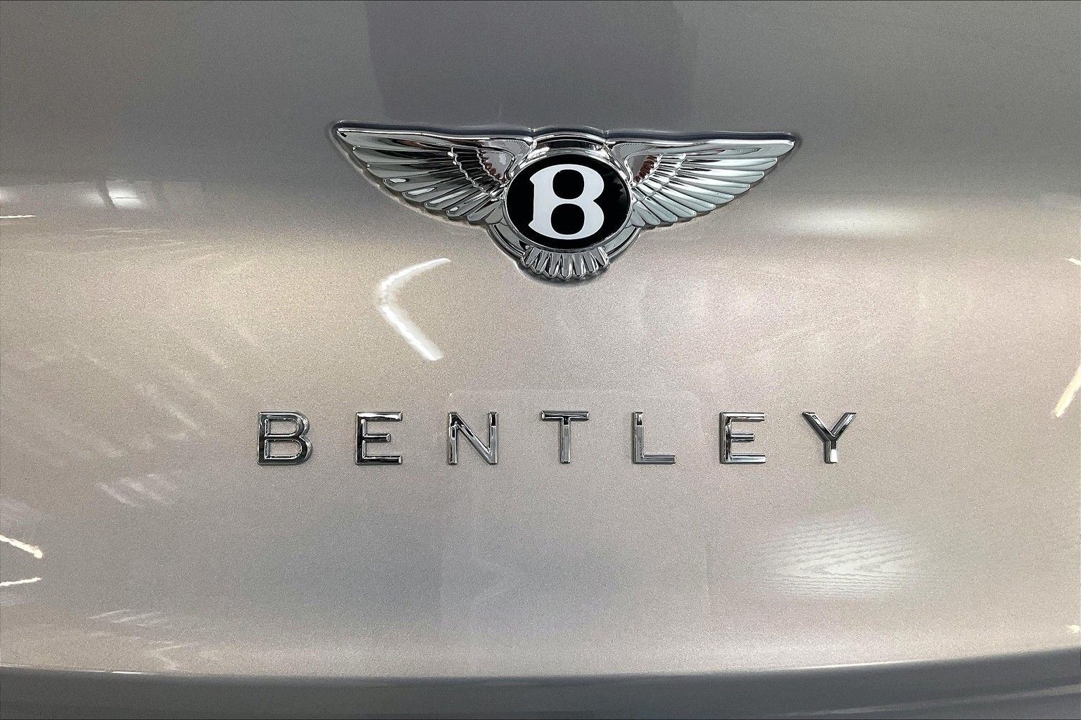 new 2024 Bentley Bentayga EWB V8 car, priced at $277,280