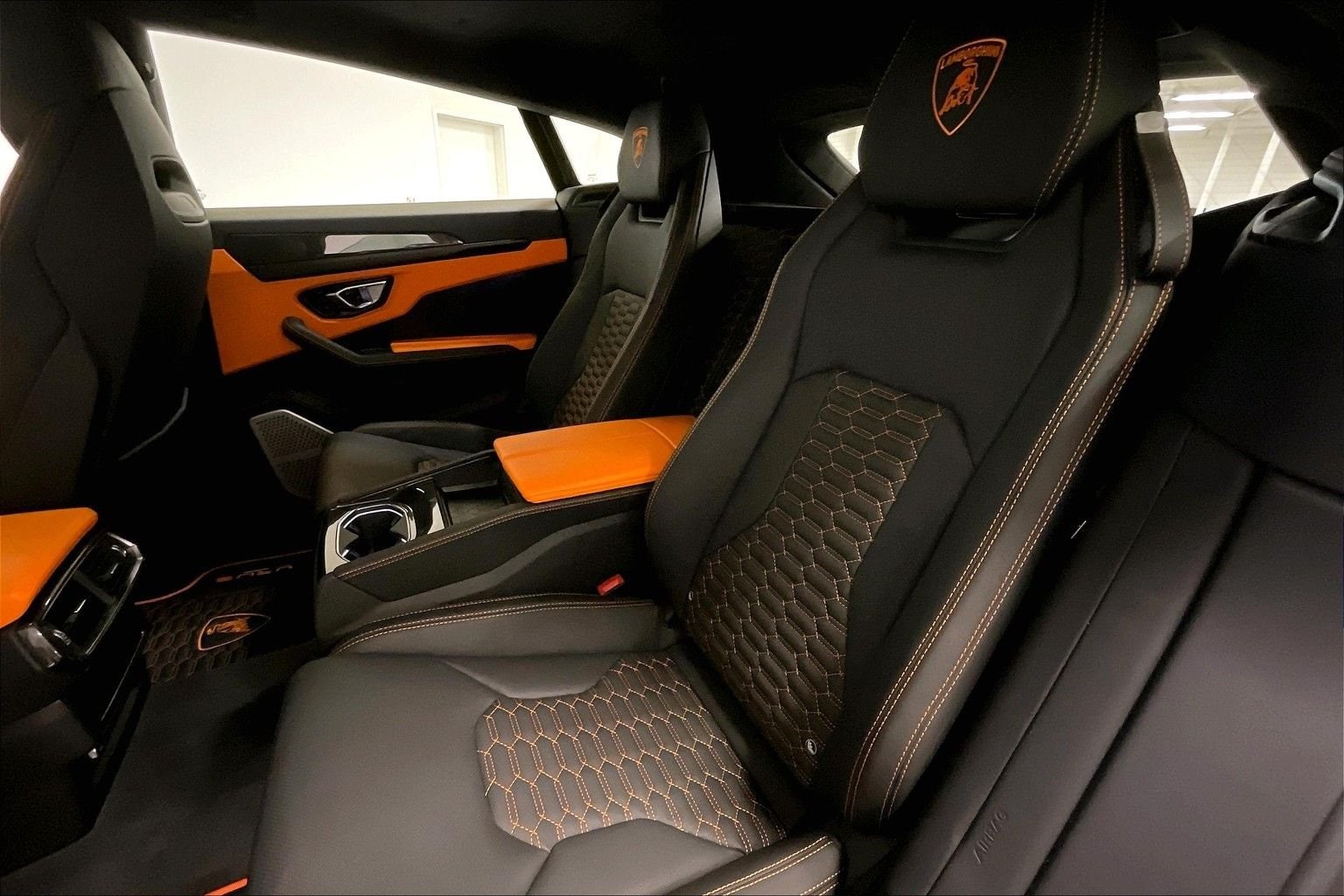 used 2022 Lamborghini Urus car, priced at $229,991