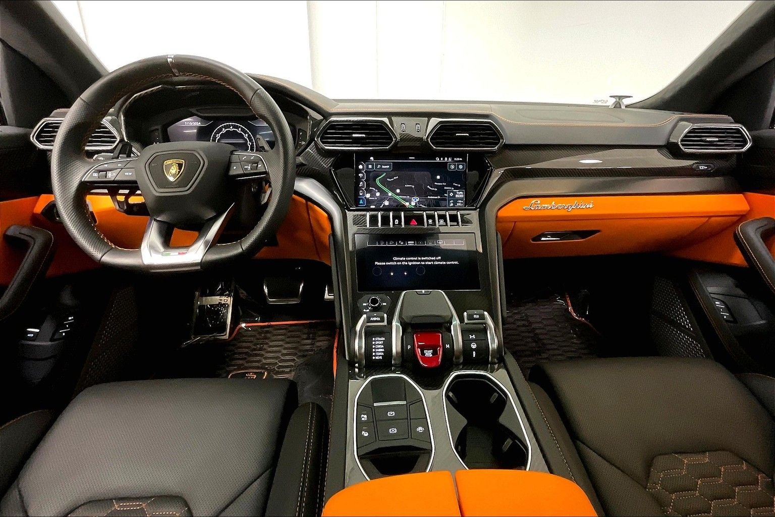 used 2022 Lamborghini Urus car, priced at $229,991