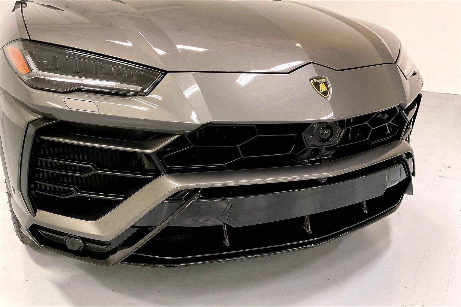 used 2021 Lamborghini Urus car, priced at $219,991