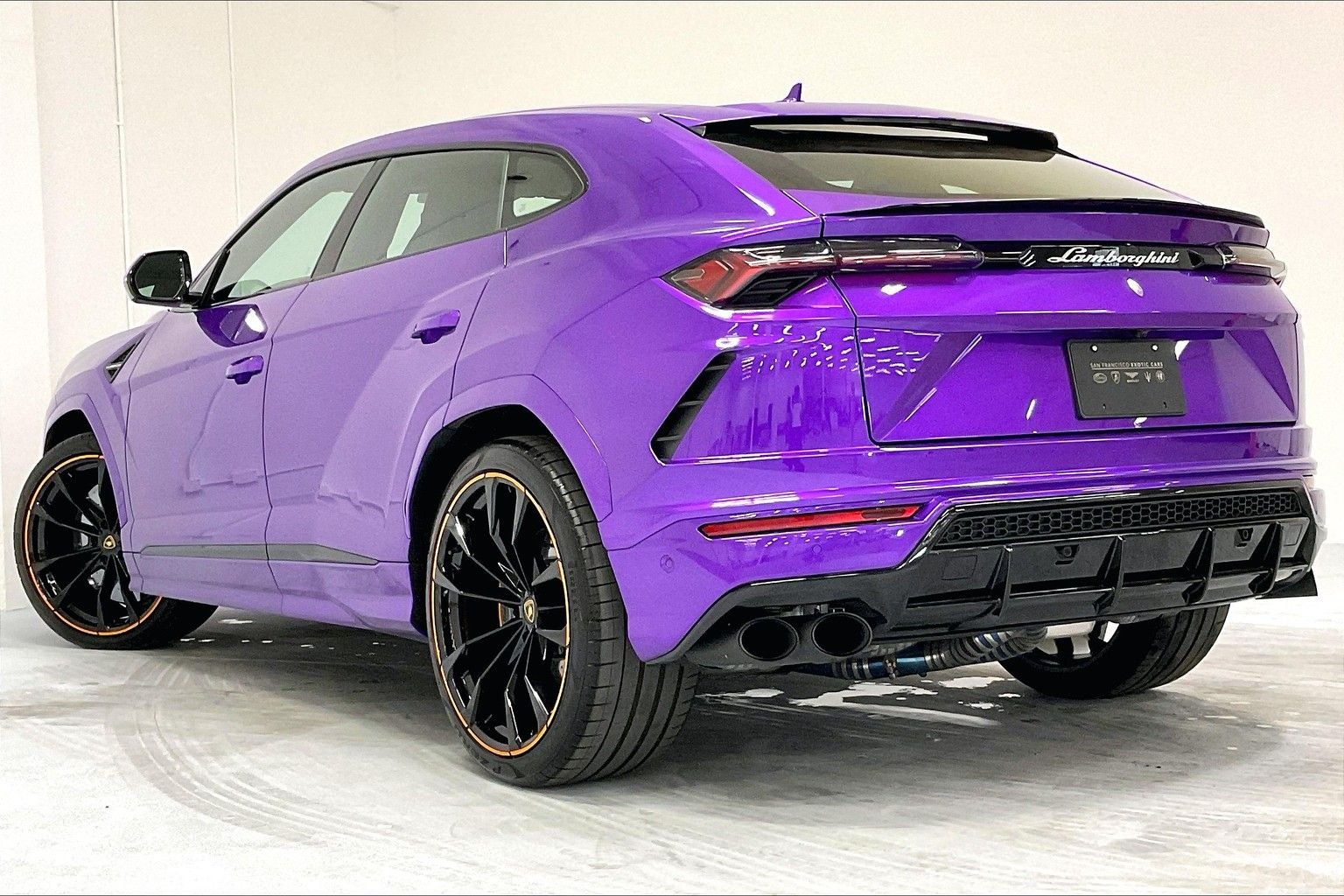 used 2022 Lamborghini Urus car, priced at $229,991