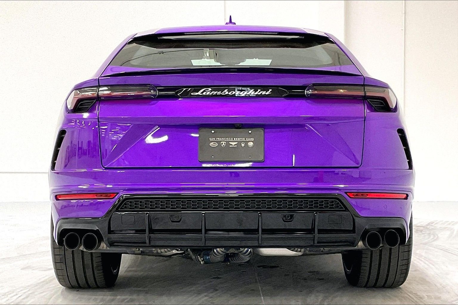 used 2022 Lamborghini Urus car, priced at $229,991