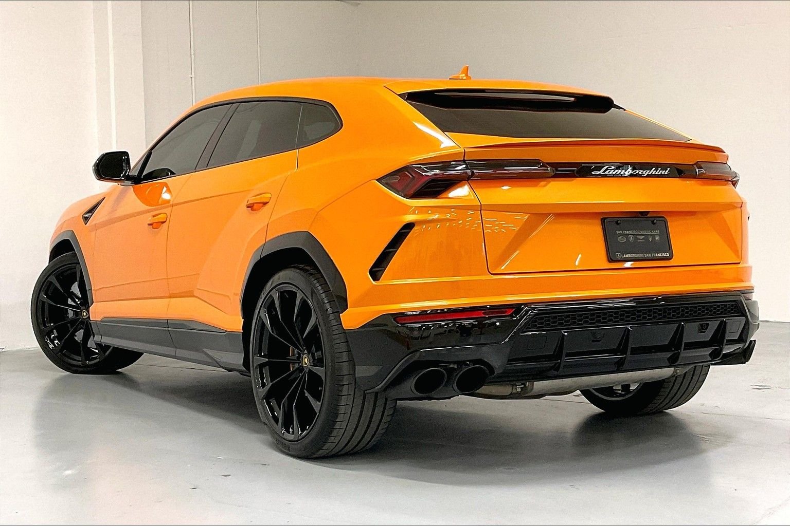 used 2022 Lamborghini Urus car, priced at $224,991