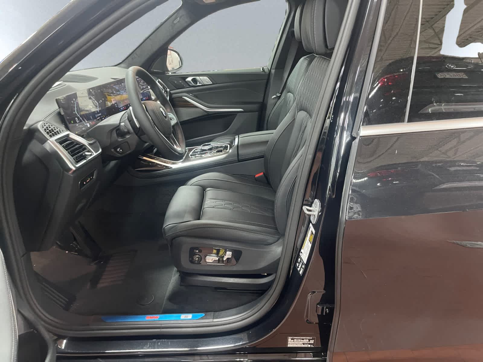 new 2026 BMW X7 car, priced at $97,680