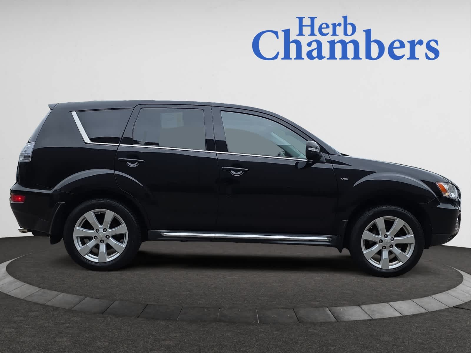 used 2011 Mitsubishi Outlander car, priced at $11,498