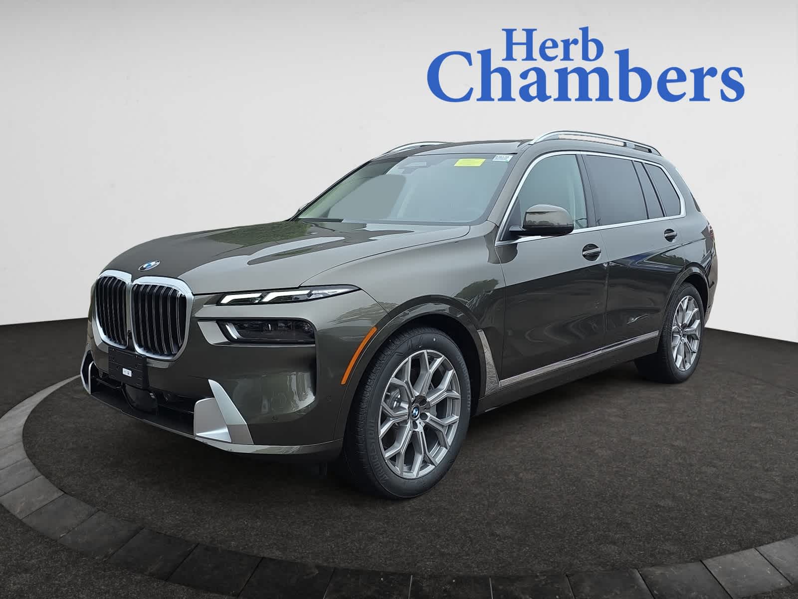 new 2026 BMW X7 car, priced at $94,580