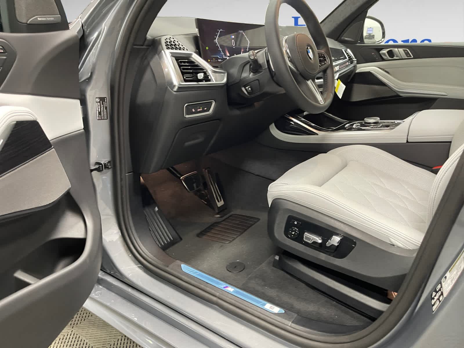 new 2026 BMW X7 car, priced at $98,580