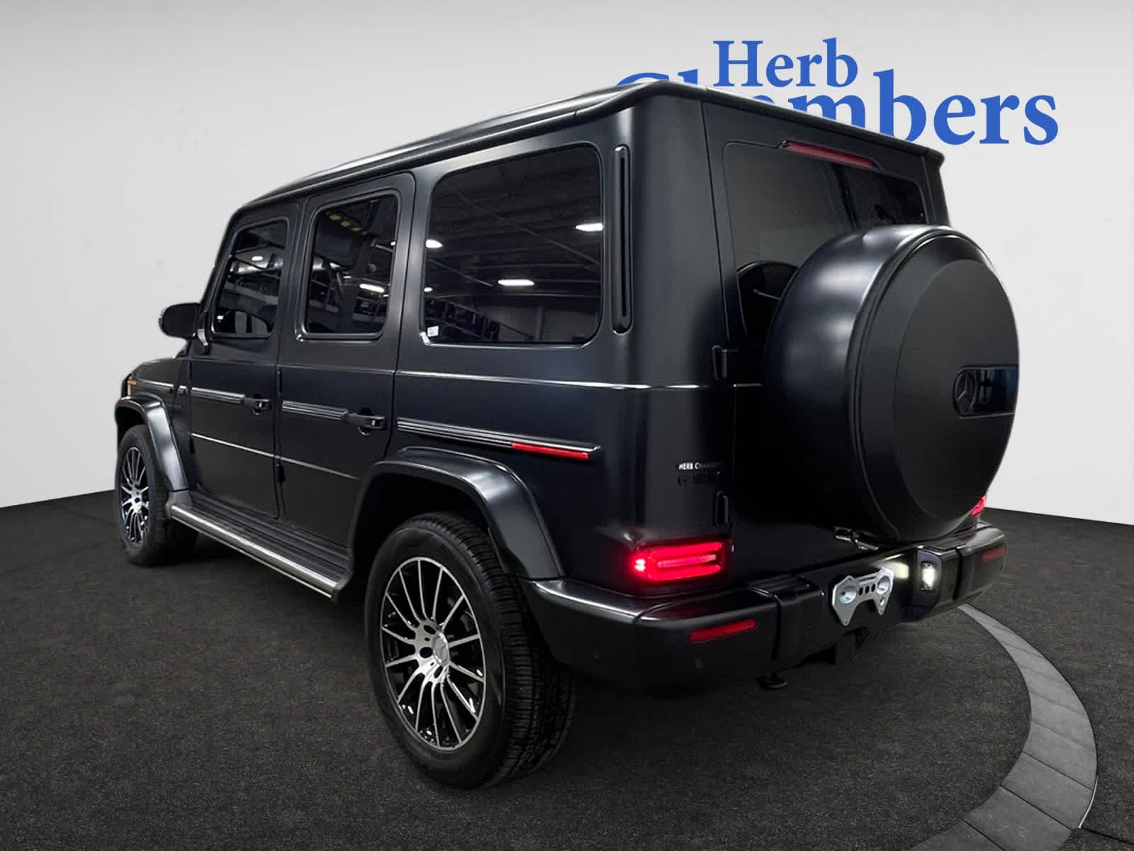 used 2022 Mercedes-Benz G 550 car, priced at $137,998