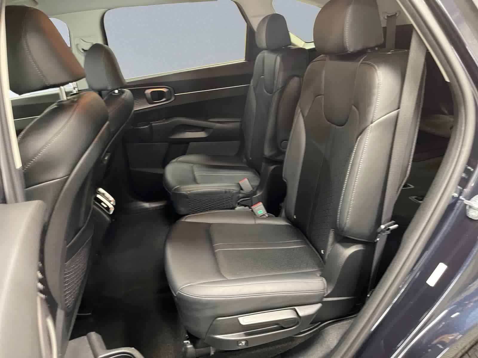 used 2023 Kia Sorento Hybrid car, priced at $31,998