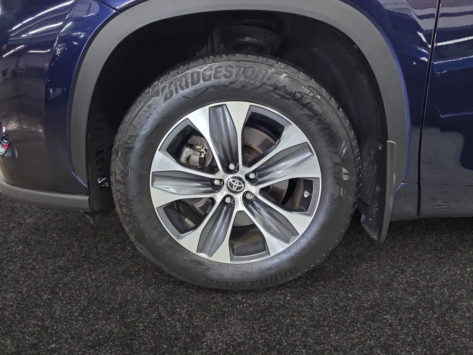 used 2022 Toyota Highlander car, priced at $38,998