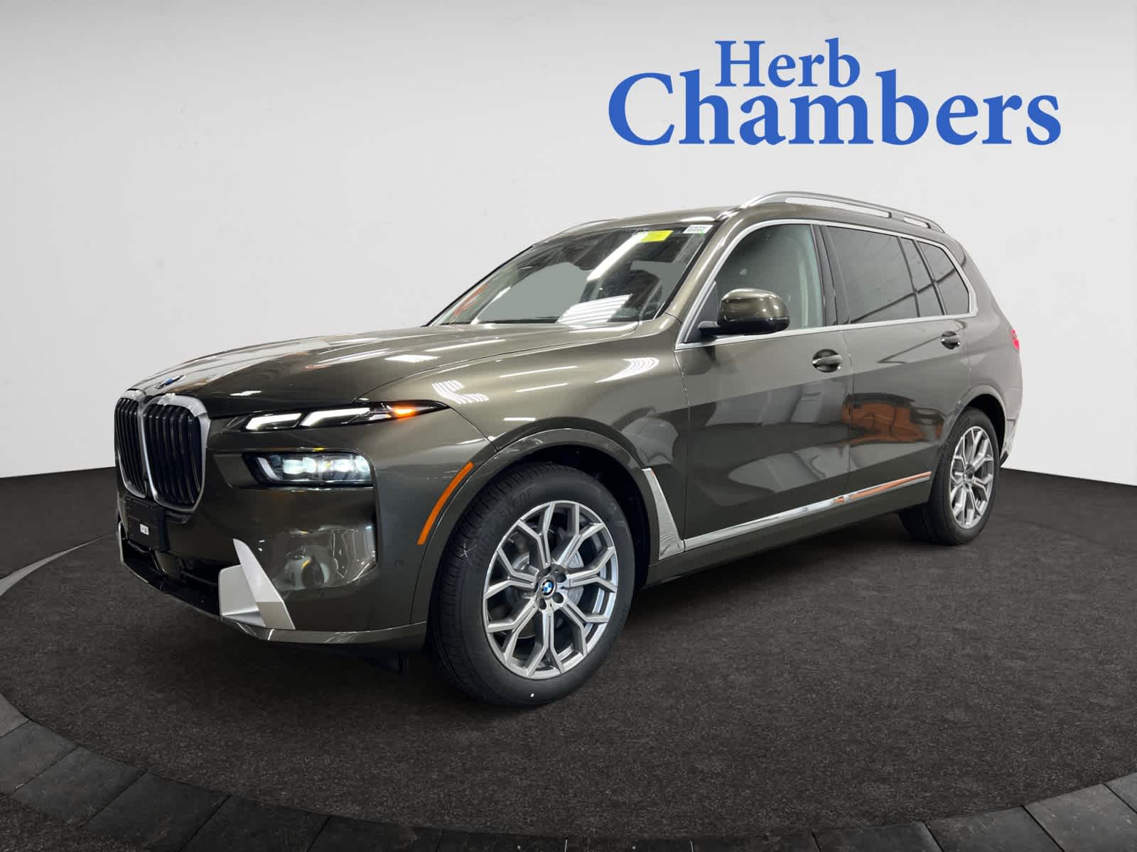 new 2025 BMW X7 car, priced at $95,605