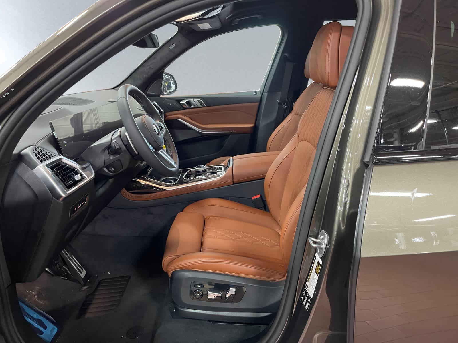 new 2026 BMW X7 car, priced at $120,280