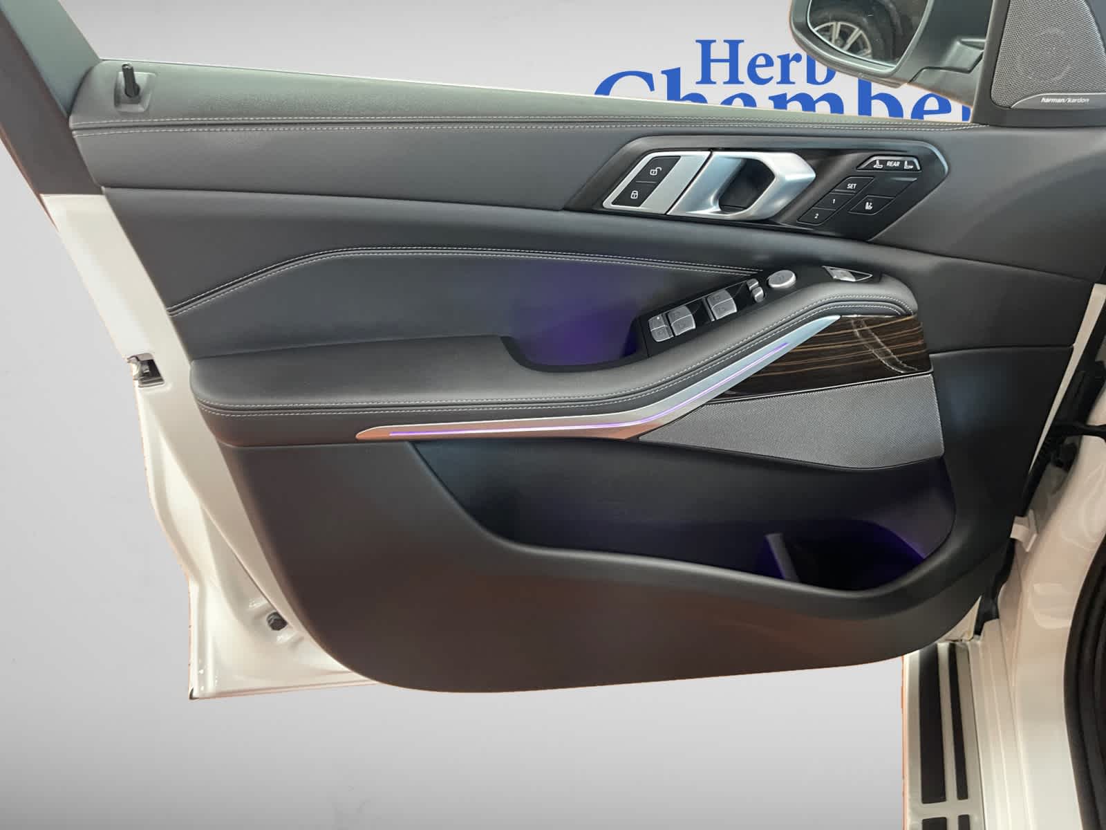 used 2025 BMW X7 car, priced at $85,998