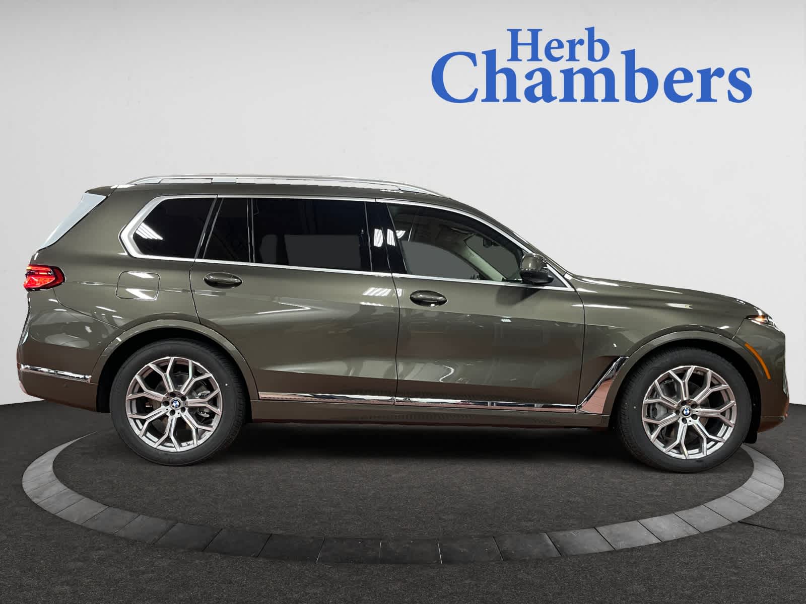 new 2026 BMW X7 car, priced at $94,580