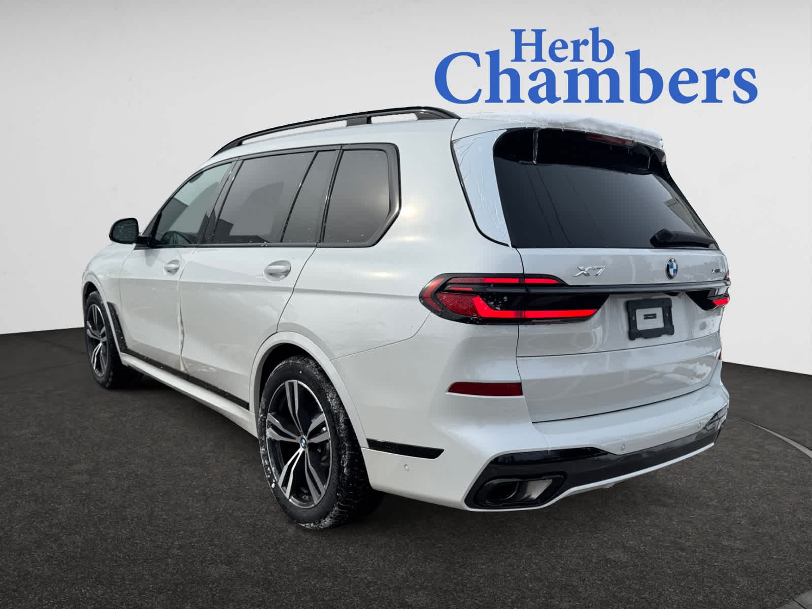 new 2025 BMW X7 car, priced at $97,255