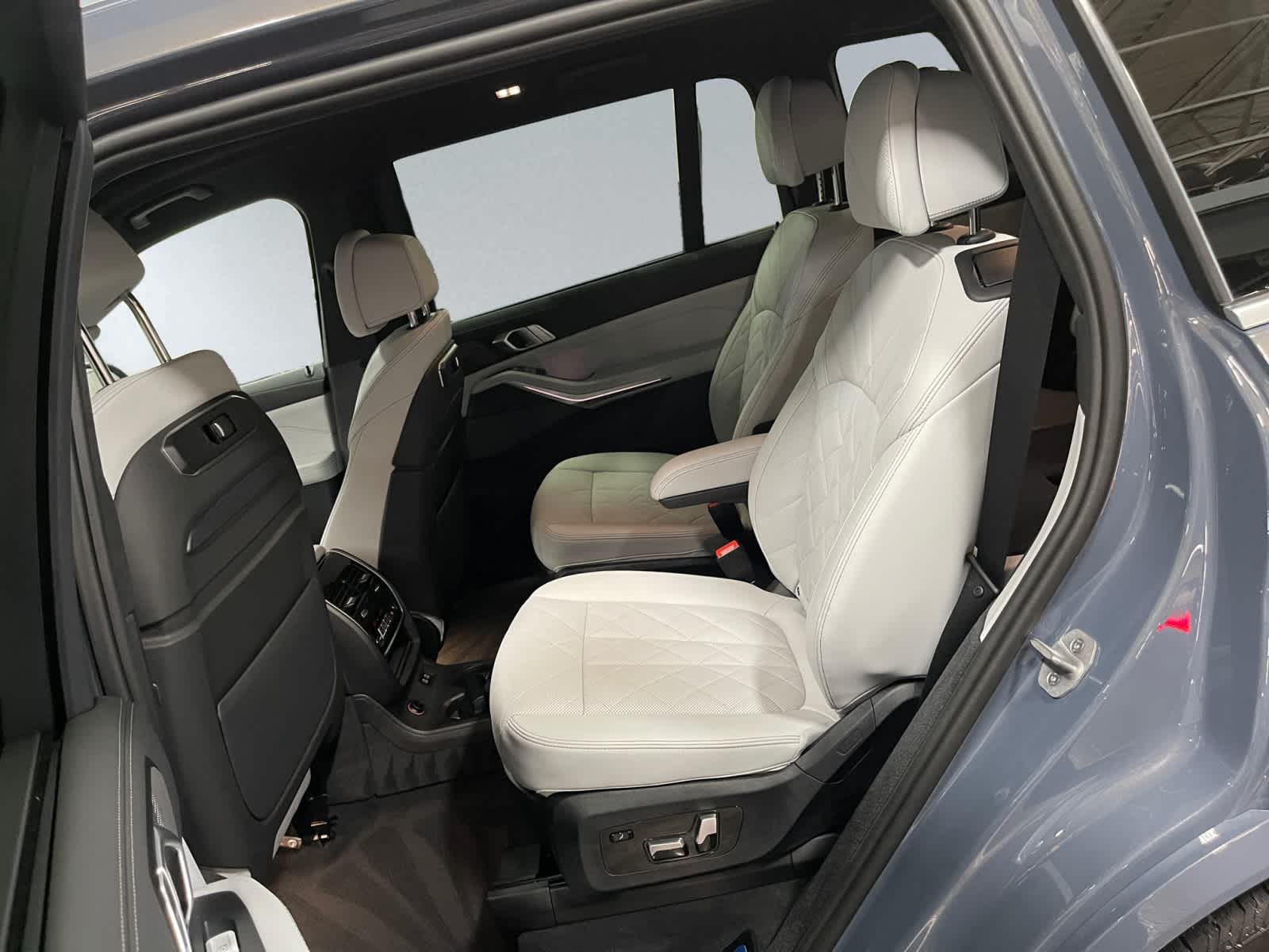 used 2025 BMW X7 car, priced at $86,998