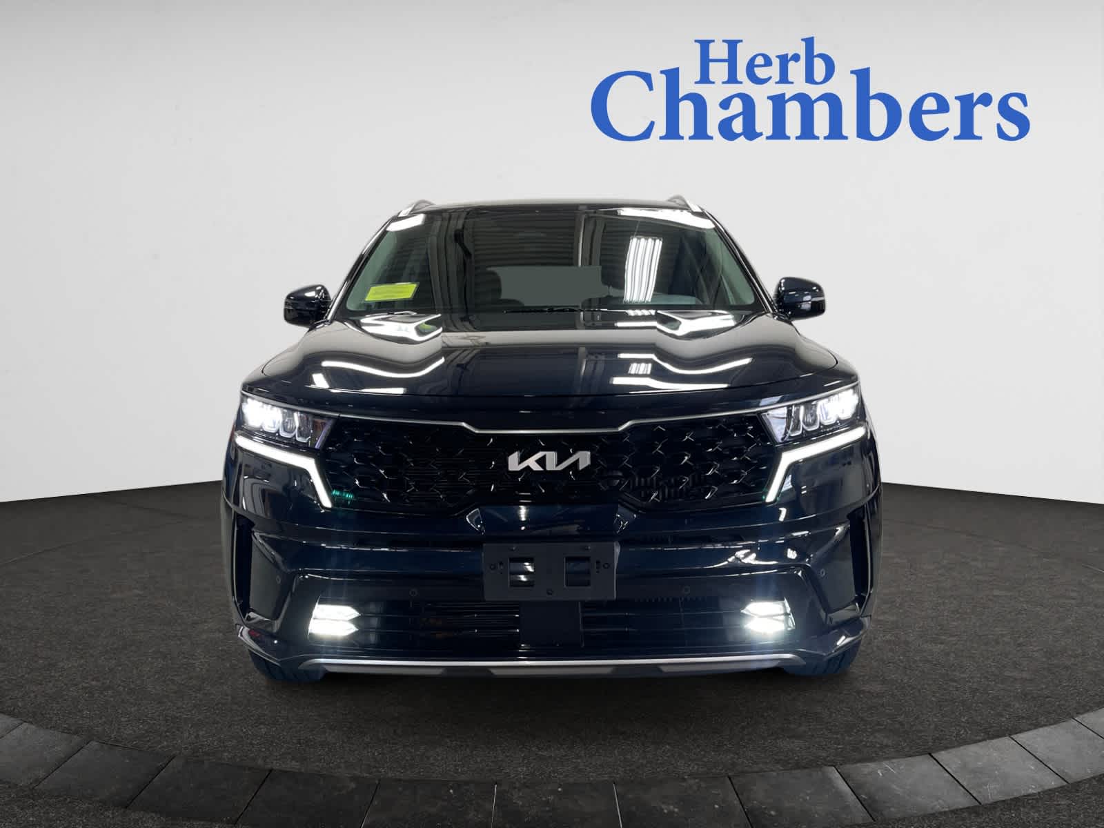 used 2023 Kia Sorento Hybrid car, priced at $31,998