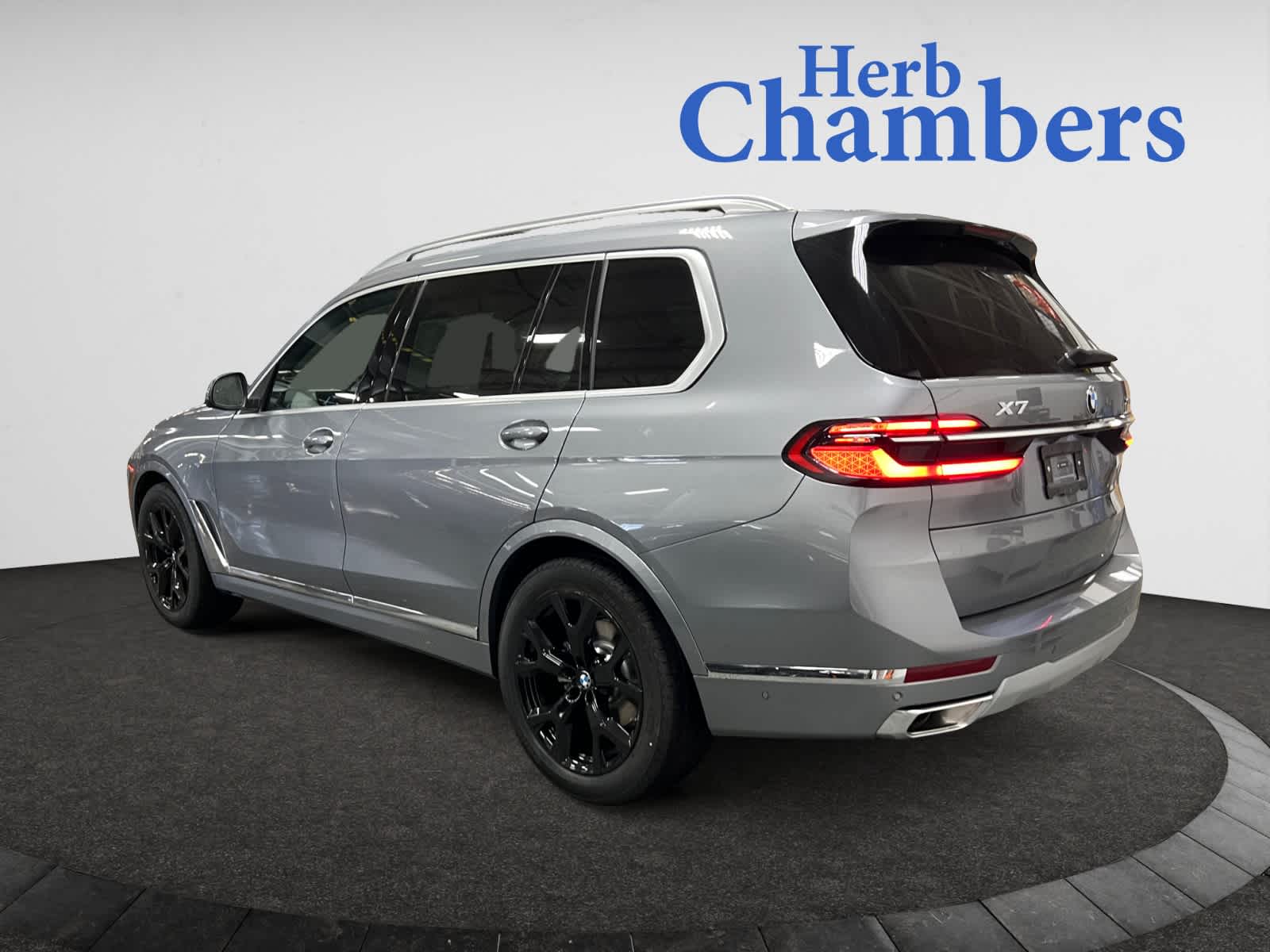 new 2025 BMW X7 car, priced at $89,705