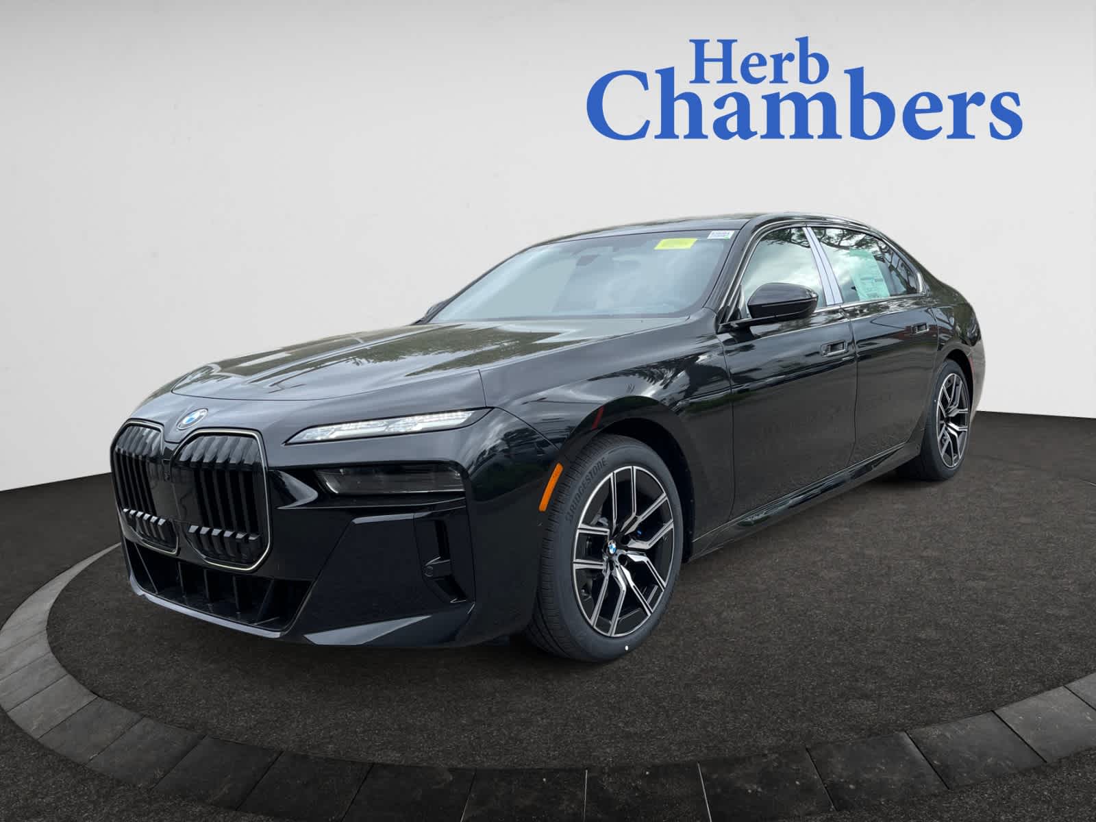 new 2025 BMW 760i car, priced at $141,095