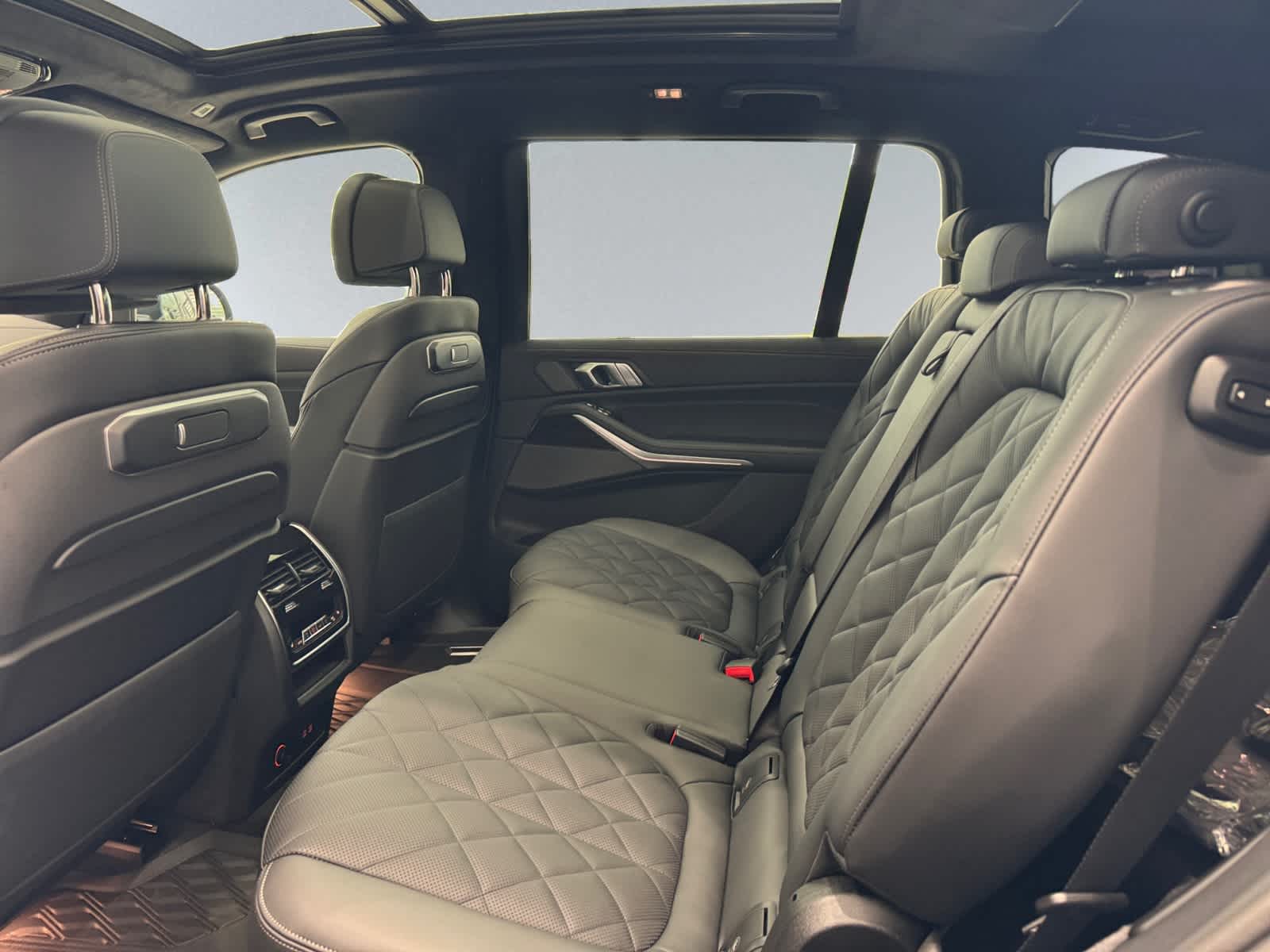 new 2026 BMW X7 car, priced at $95,580