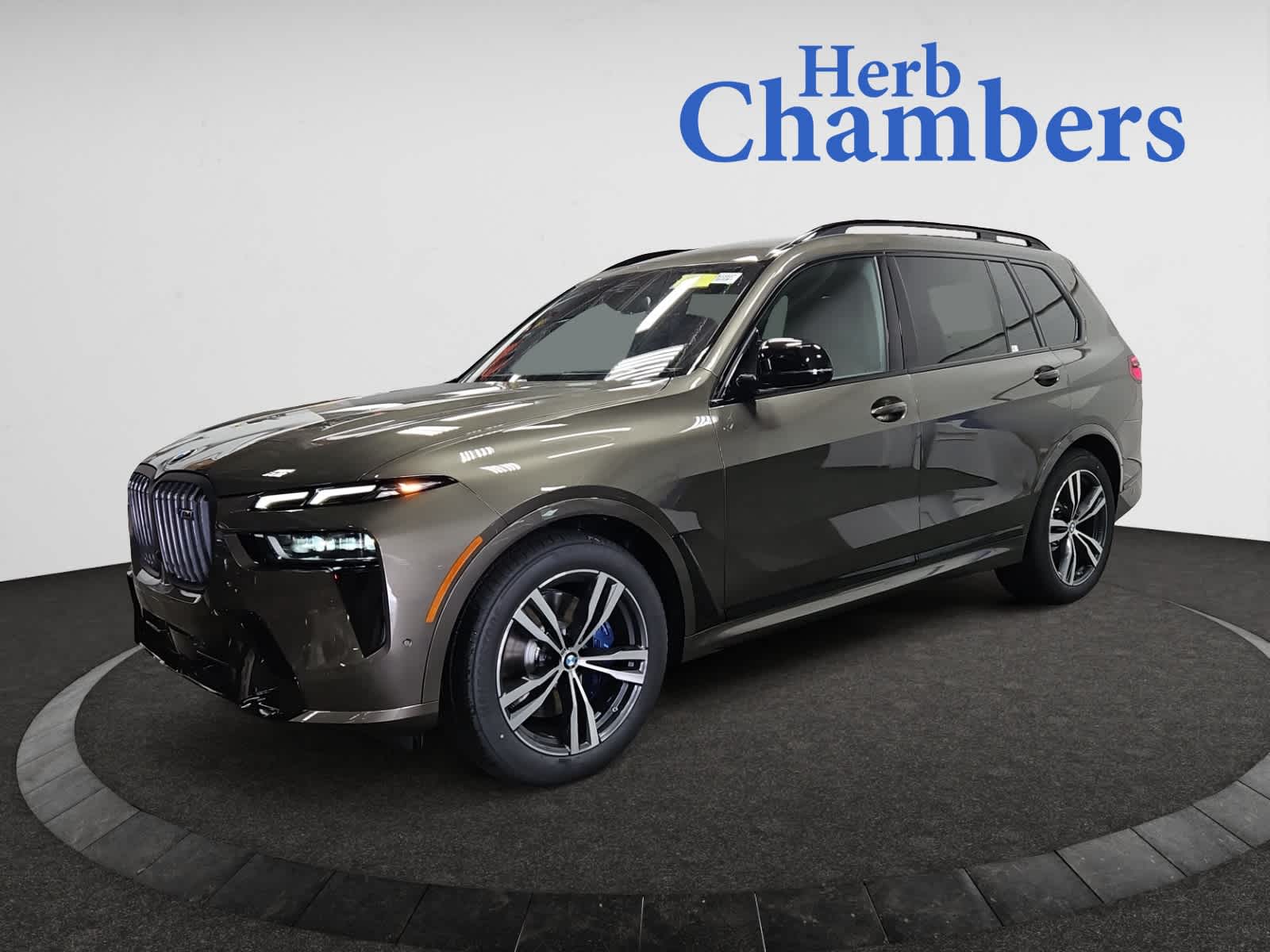 new 2025 BMW X7 car, priced at $119,255