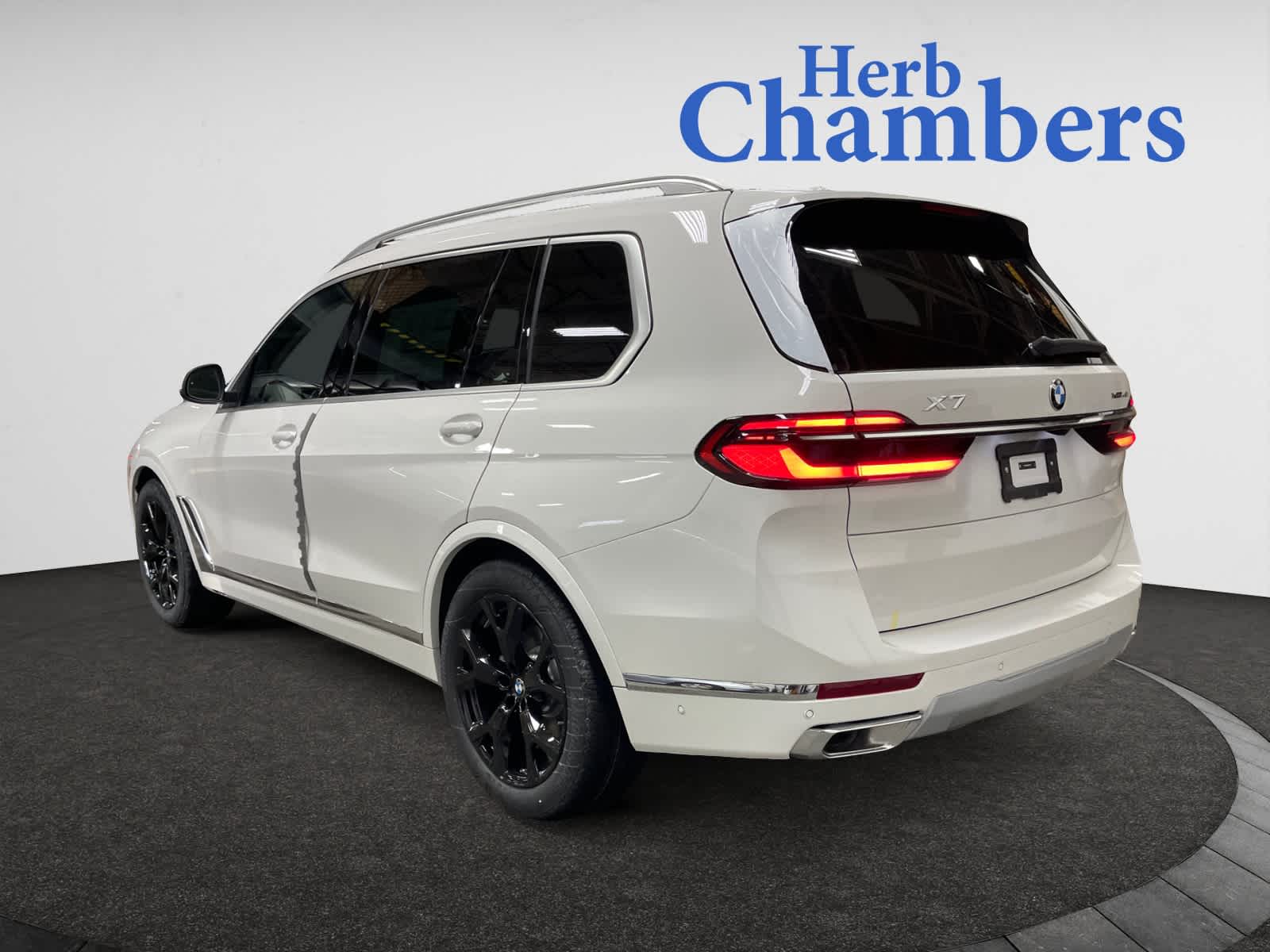 new 2025 BMW X7 car, priced at $93,855