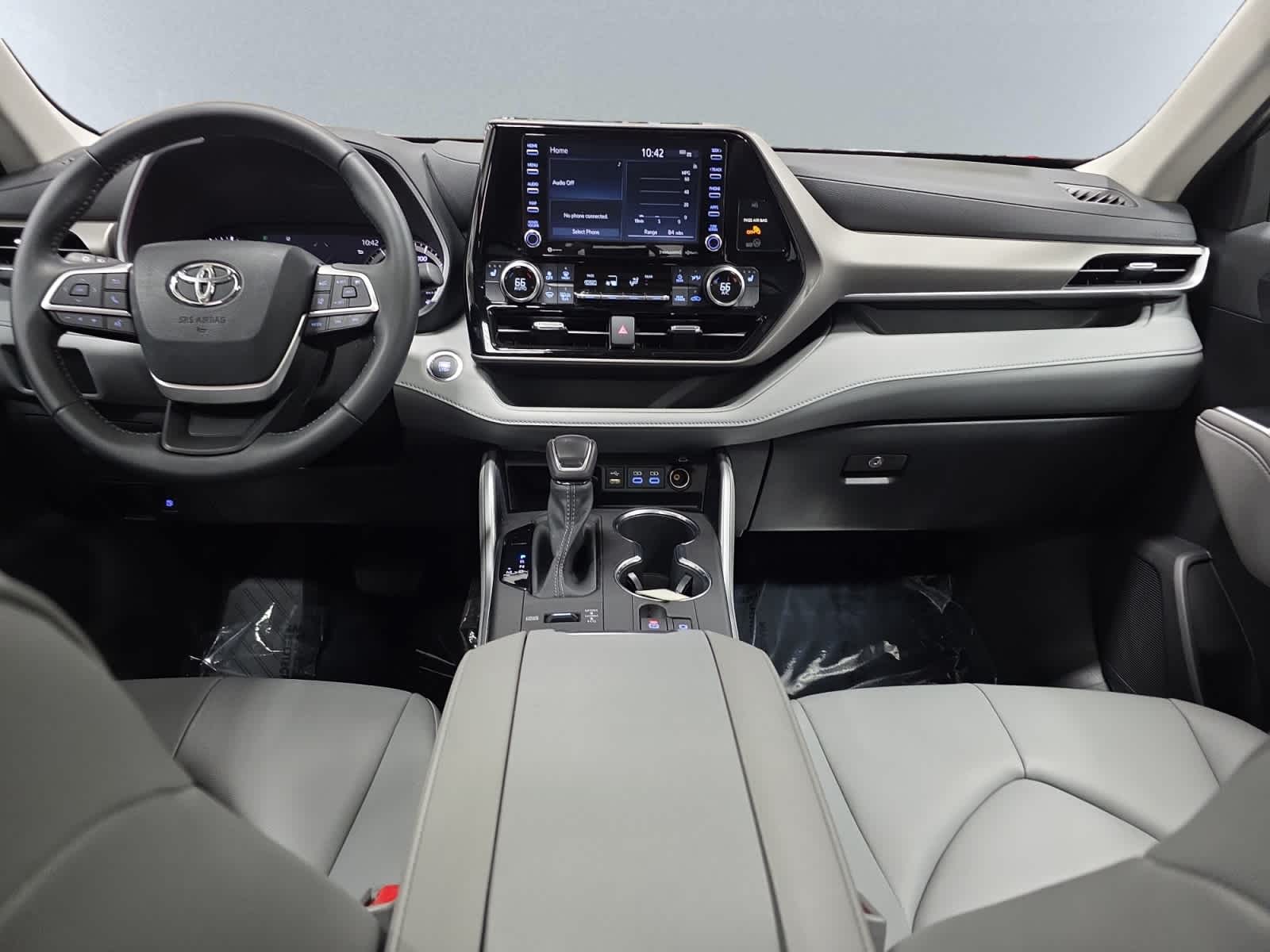 used 2022 Toyota Highlander car, priced at $38,998