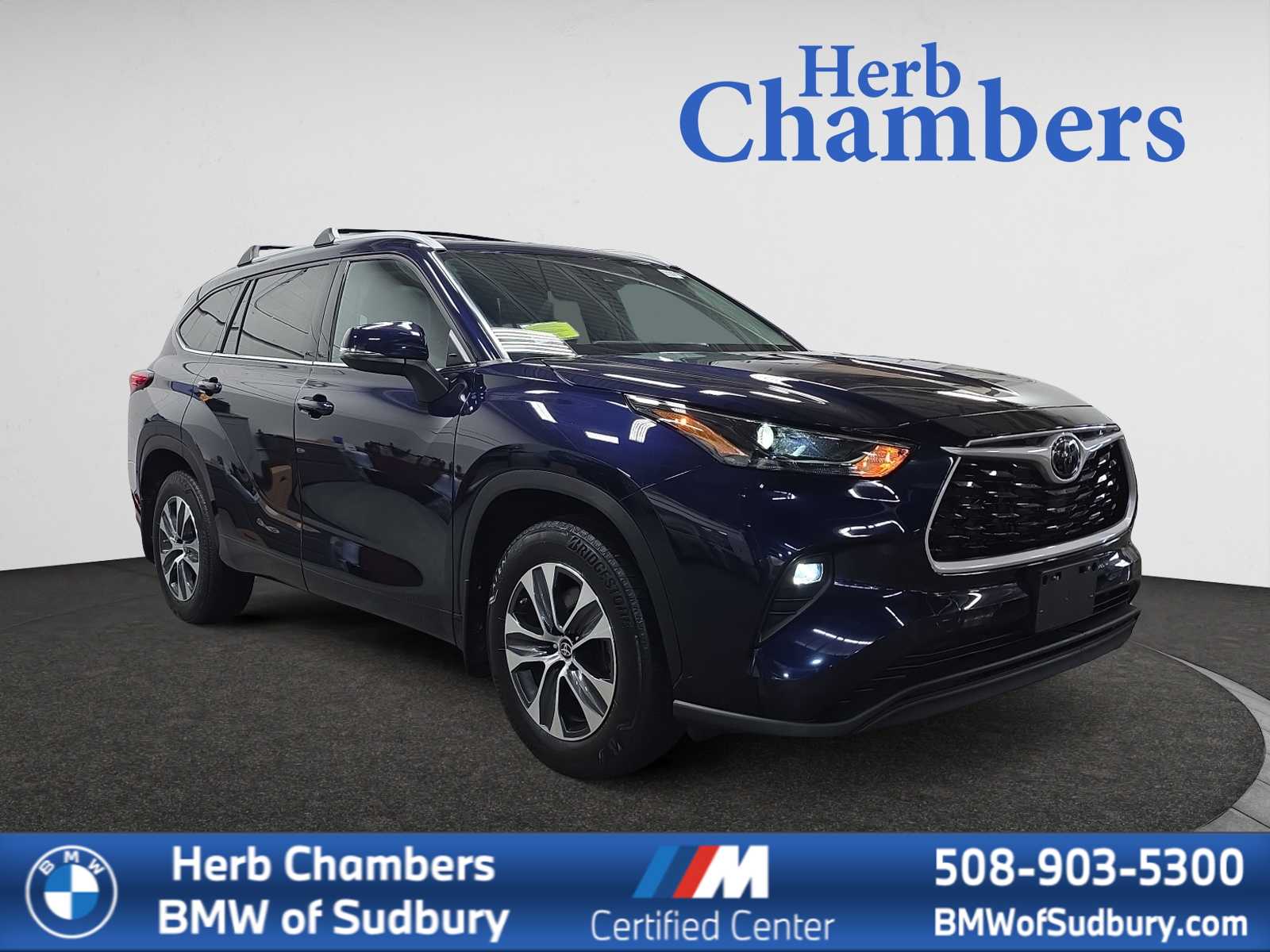 used 2022 Toyota Highlander car, priced at $38,998
