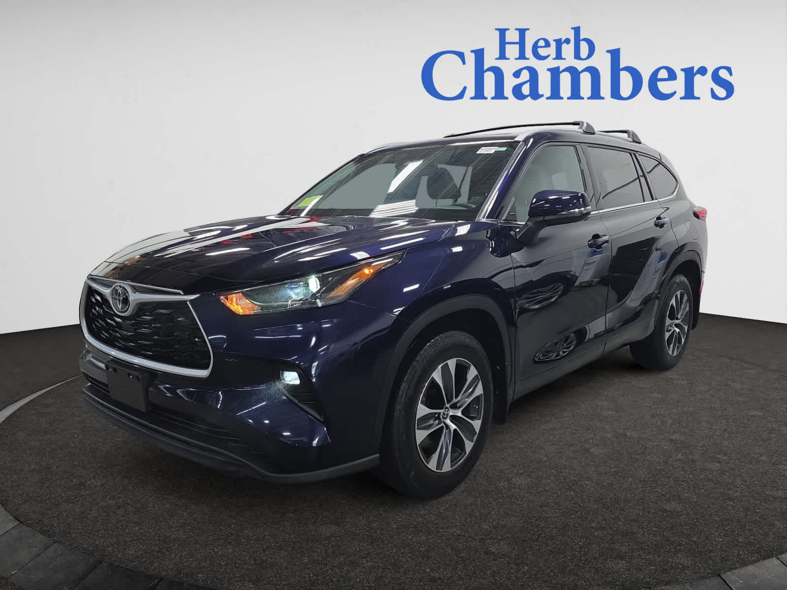 used 2022 Toyota Highlander car, priced at $38,998