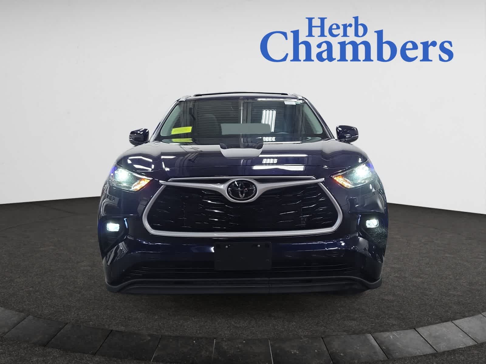 used 2022 Toyota Highlander car, priced at $38,998