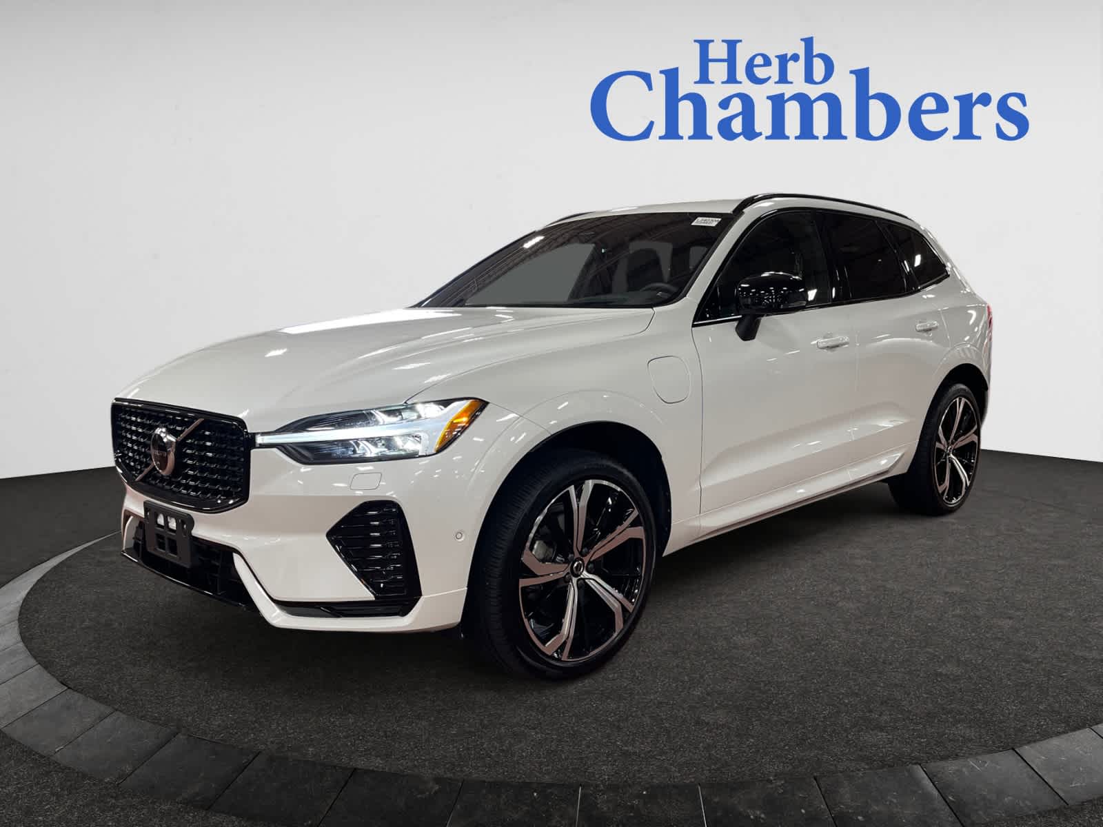 used 2022 Volvo XC60 Recharge Plug-In Hybrid car, priced at $44,498