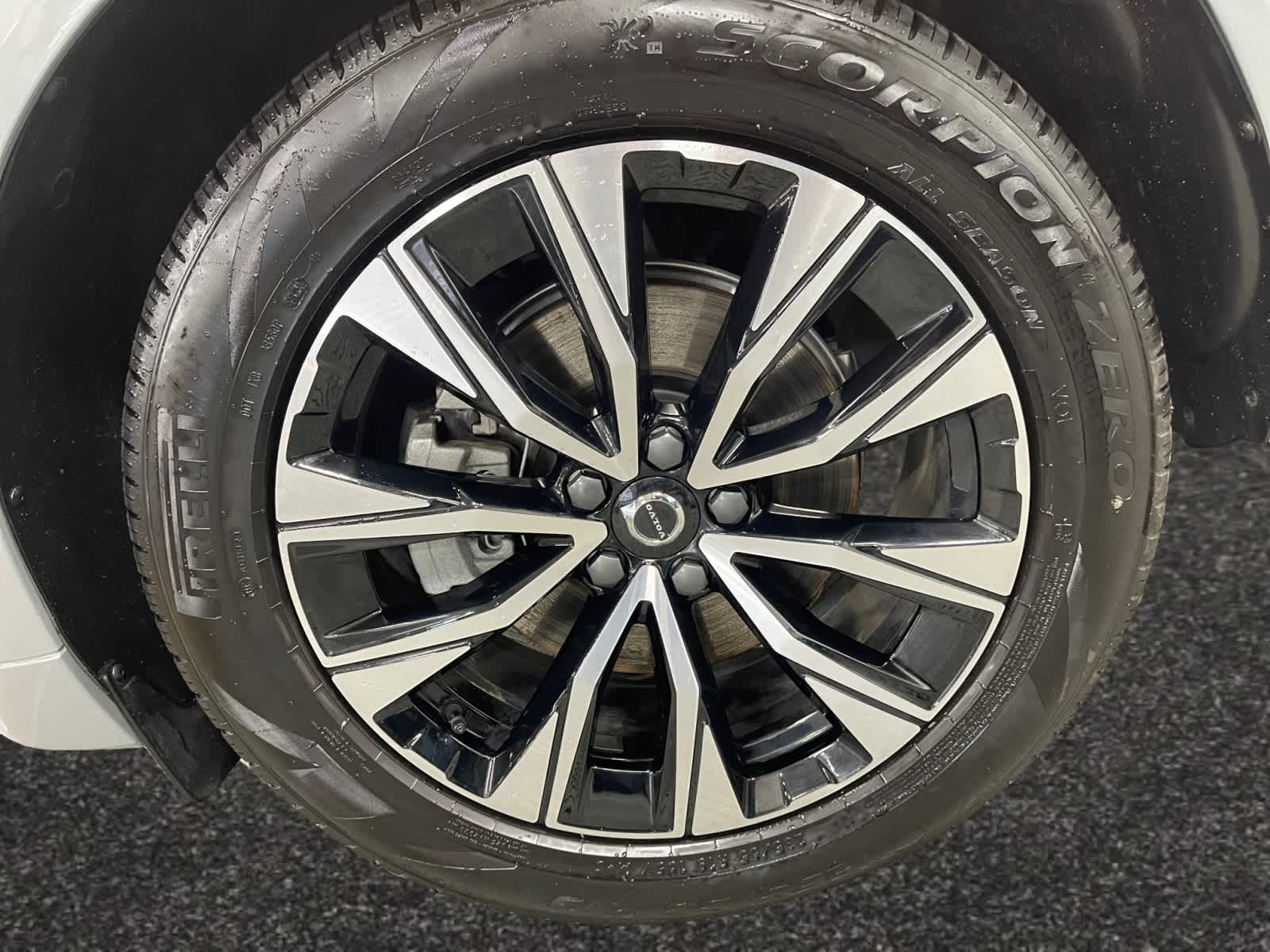used 2024 Volvo XC60 car, priced at $43,498