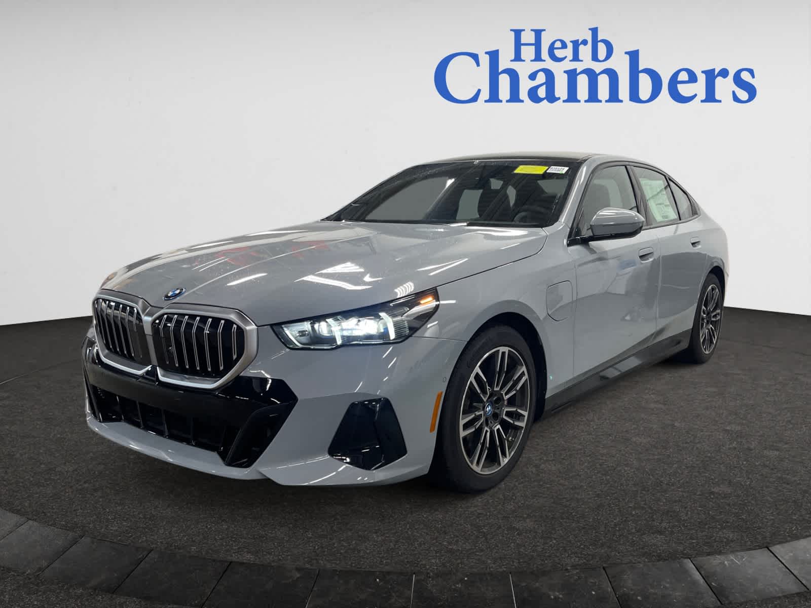new 2025 BMW 550e car, priced at $82,725