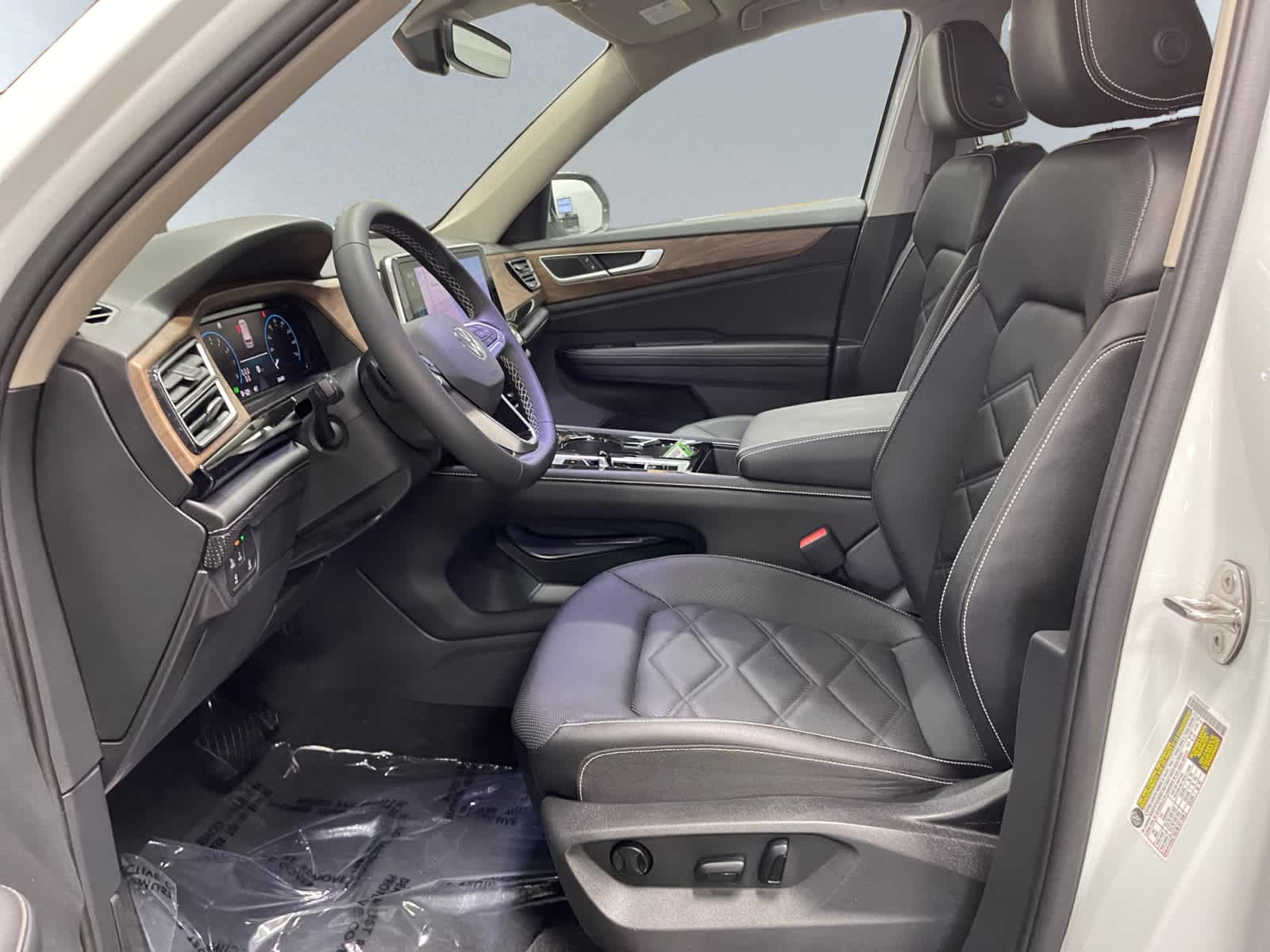 used 2024 Volkswagen Atlas car, priced at $35,998