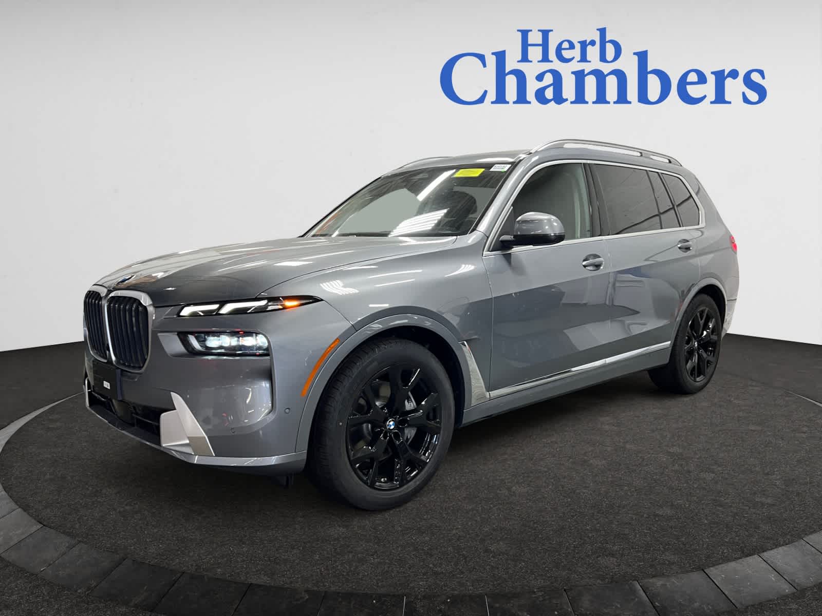 new 2025 BMW X7 car, priced at $89,705