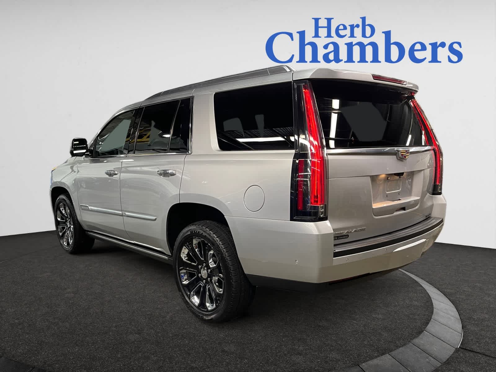 used 2020 Cadillac Escalade car, priced at $48,998