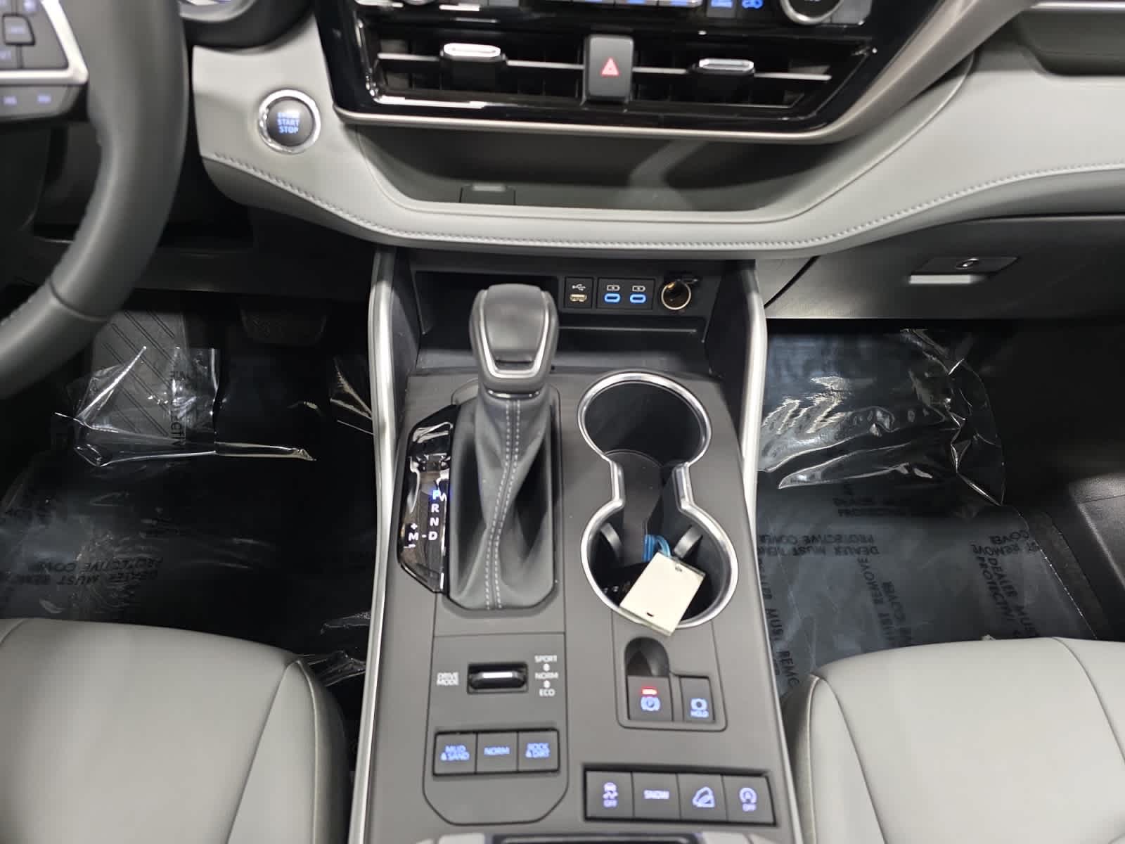 used 2022 Toyota Highlander car, priced at $38,998