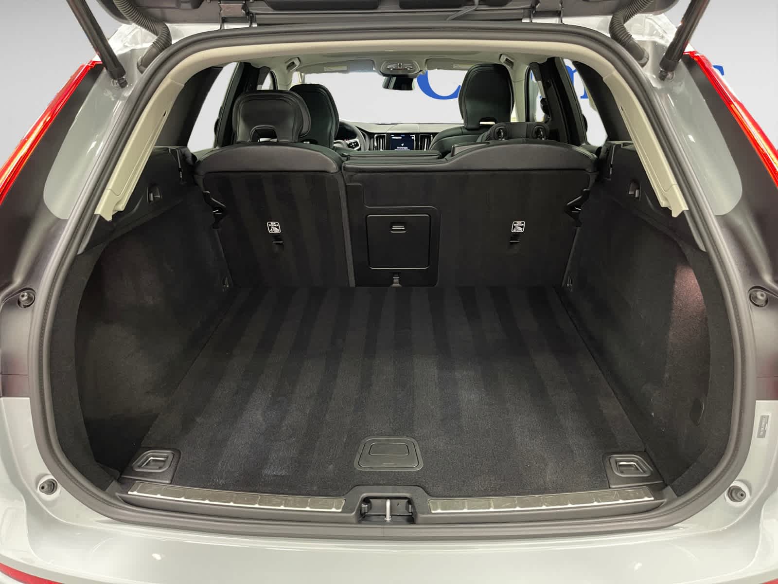 used 2024 Volvo XC60 car, priced at $43,498