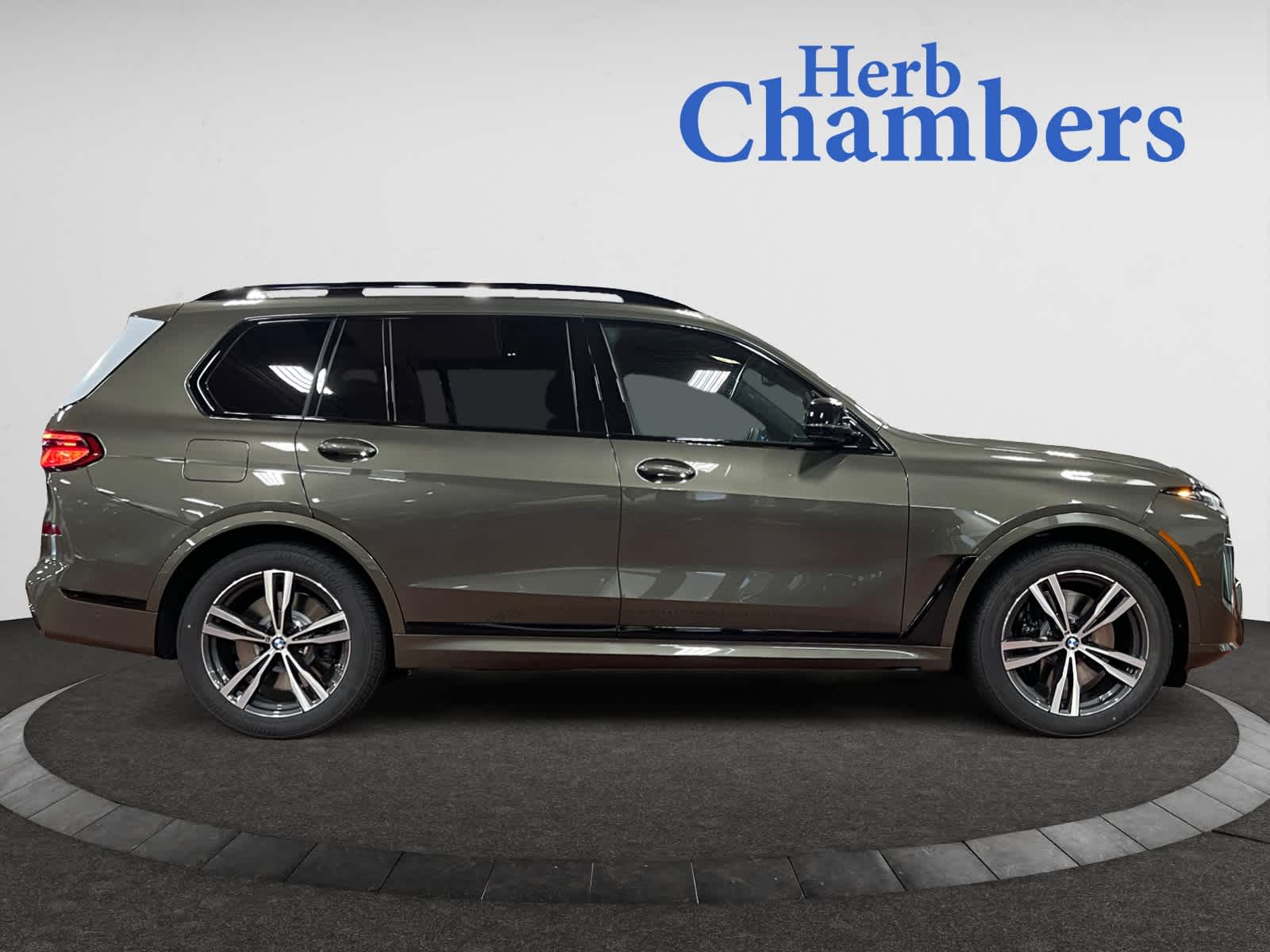 new 2026 BMW X7 car, priced at $120,280