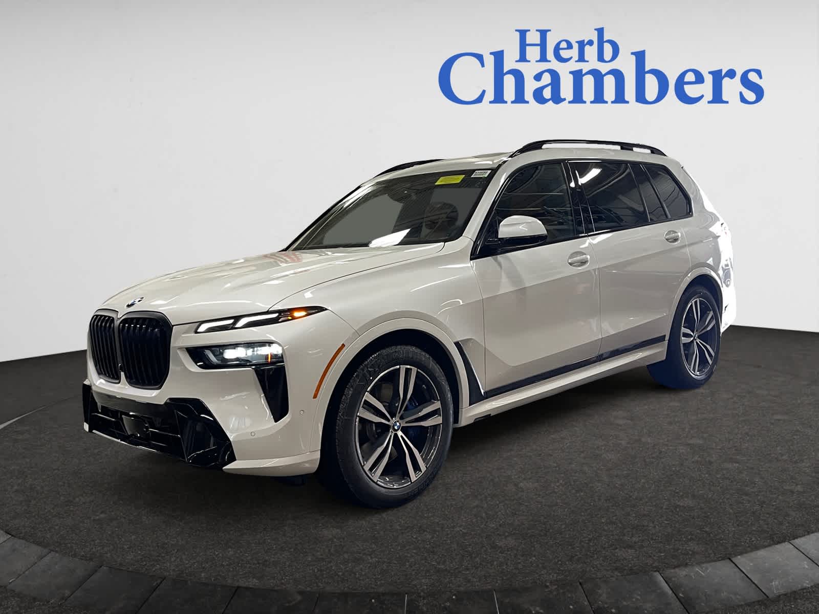 new 2025 BMW X7 car, priced at $97,300