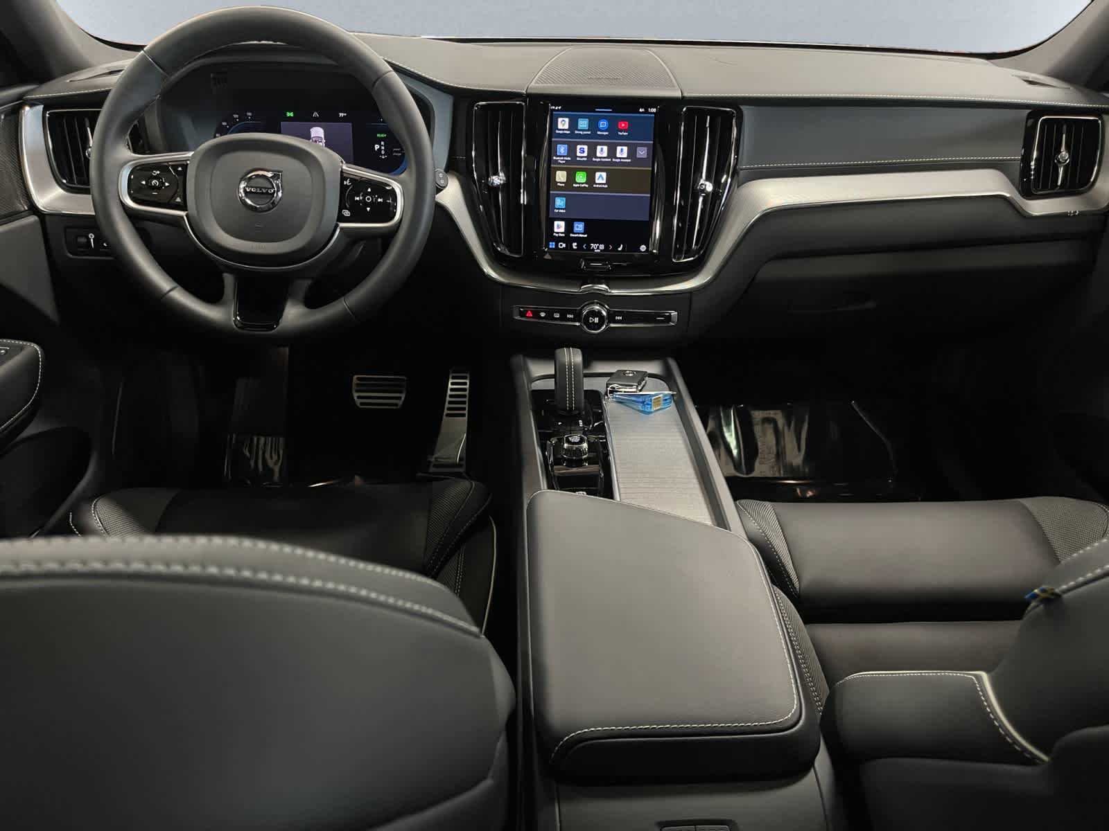 used 2022 Volvo XC60 Recharge Plug-In Hybrid car, priced at $44,498