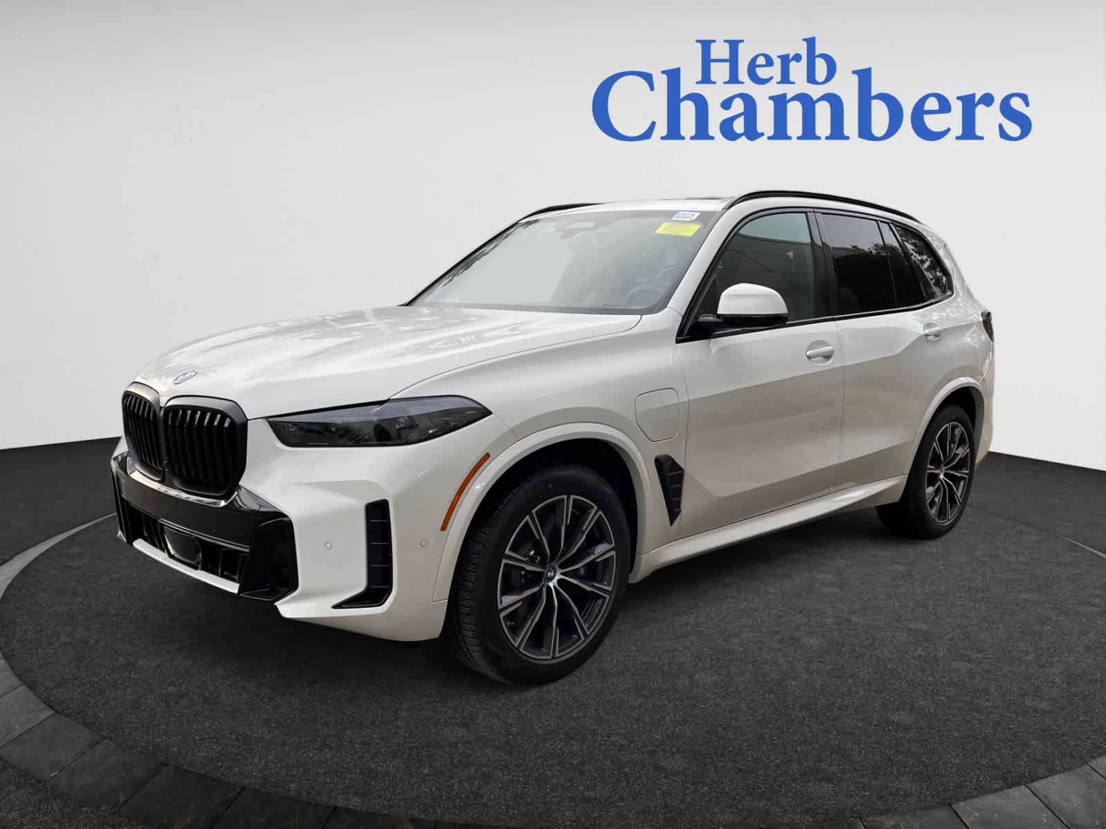 new 2025 BMW X5 PHEV car, priced at $86,305