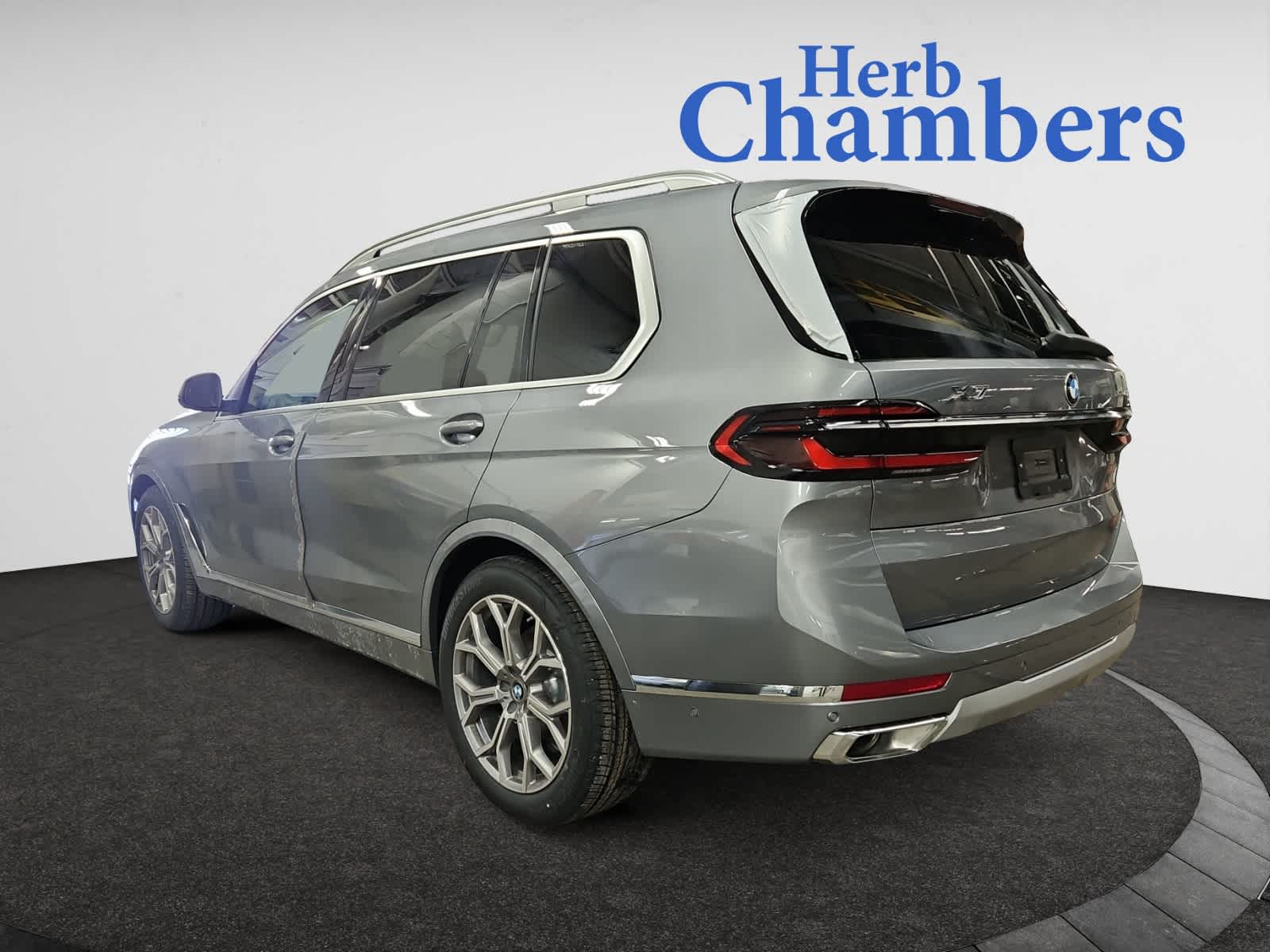 new 2025 BMW X7 car, priced at $93,005