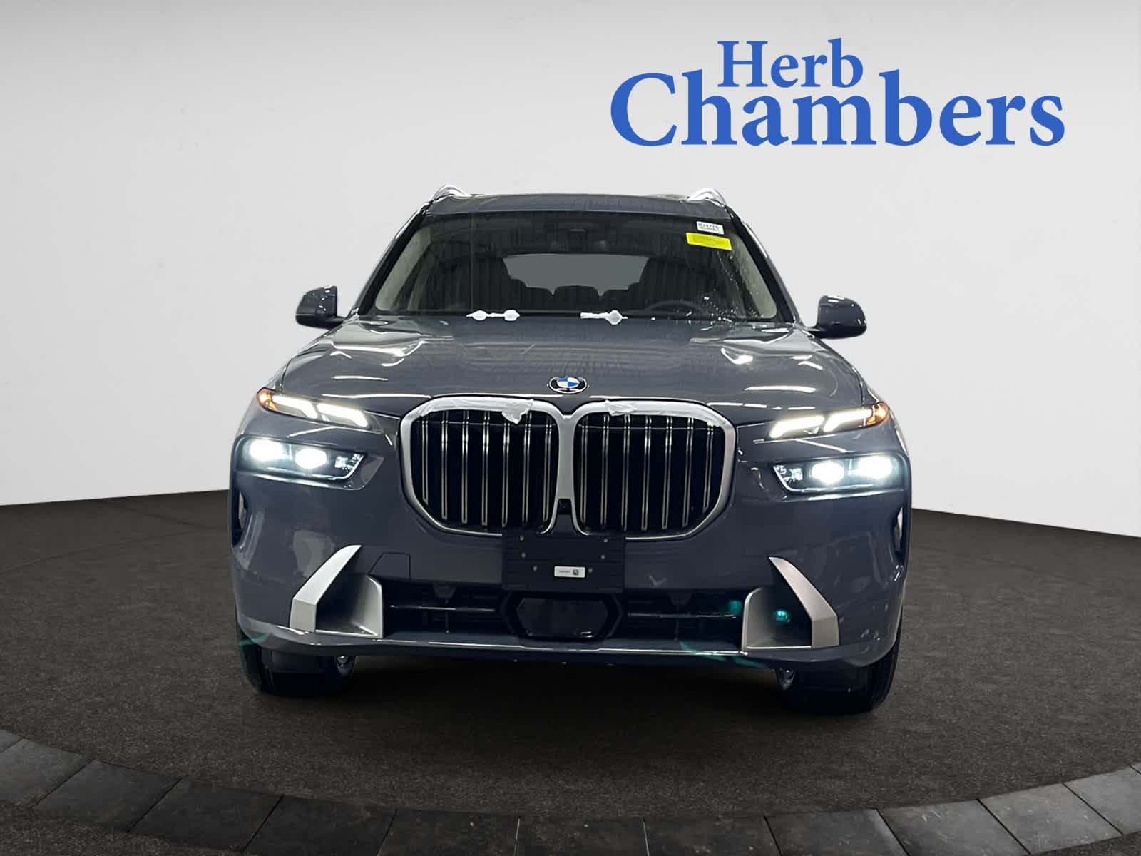 new 2025 BMW X7 car, priced at $93,005