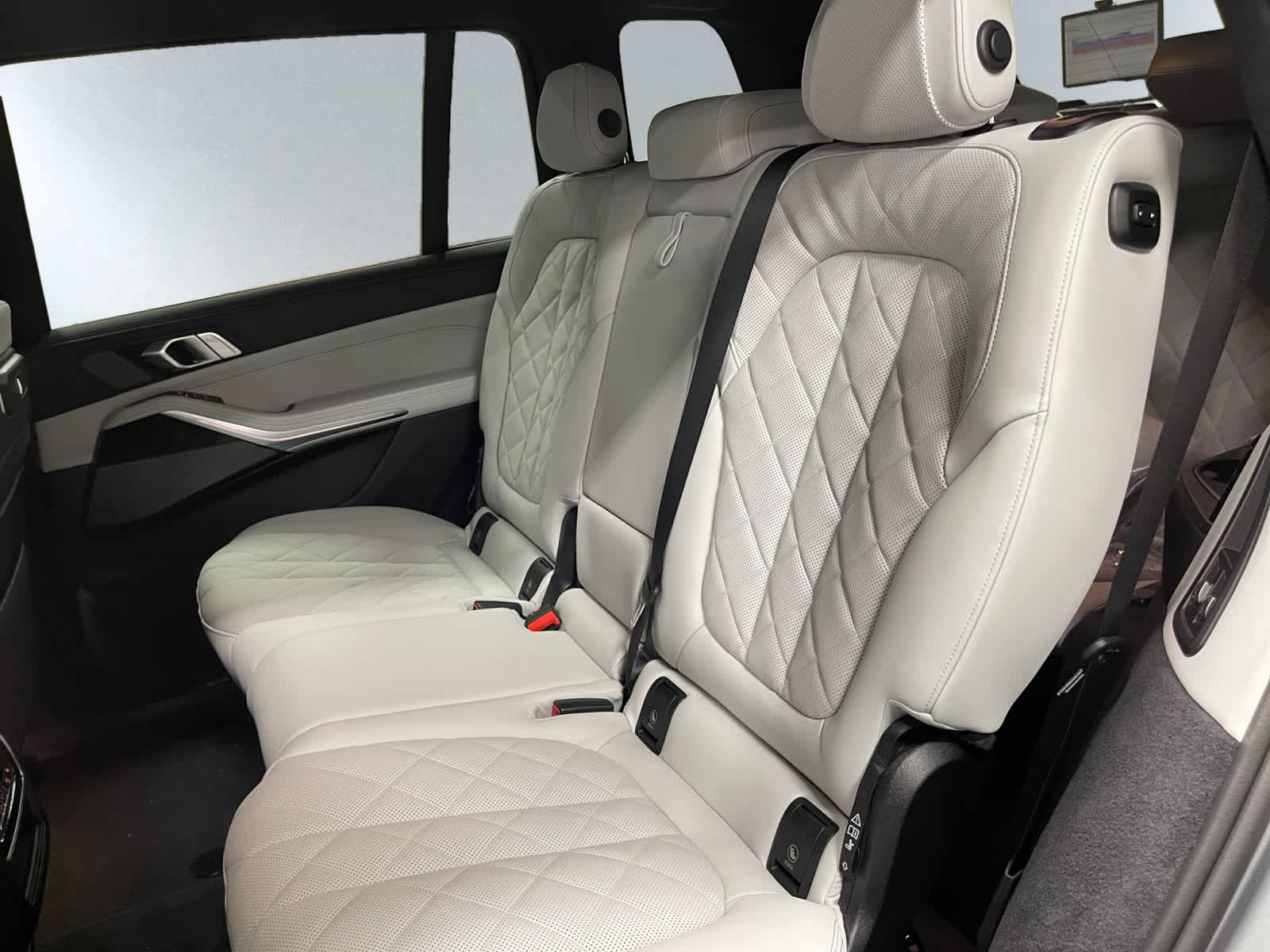 new 2026 BMW X7 car, priced at $98,580